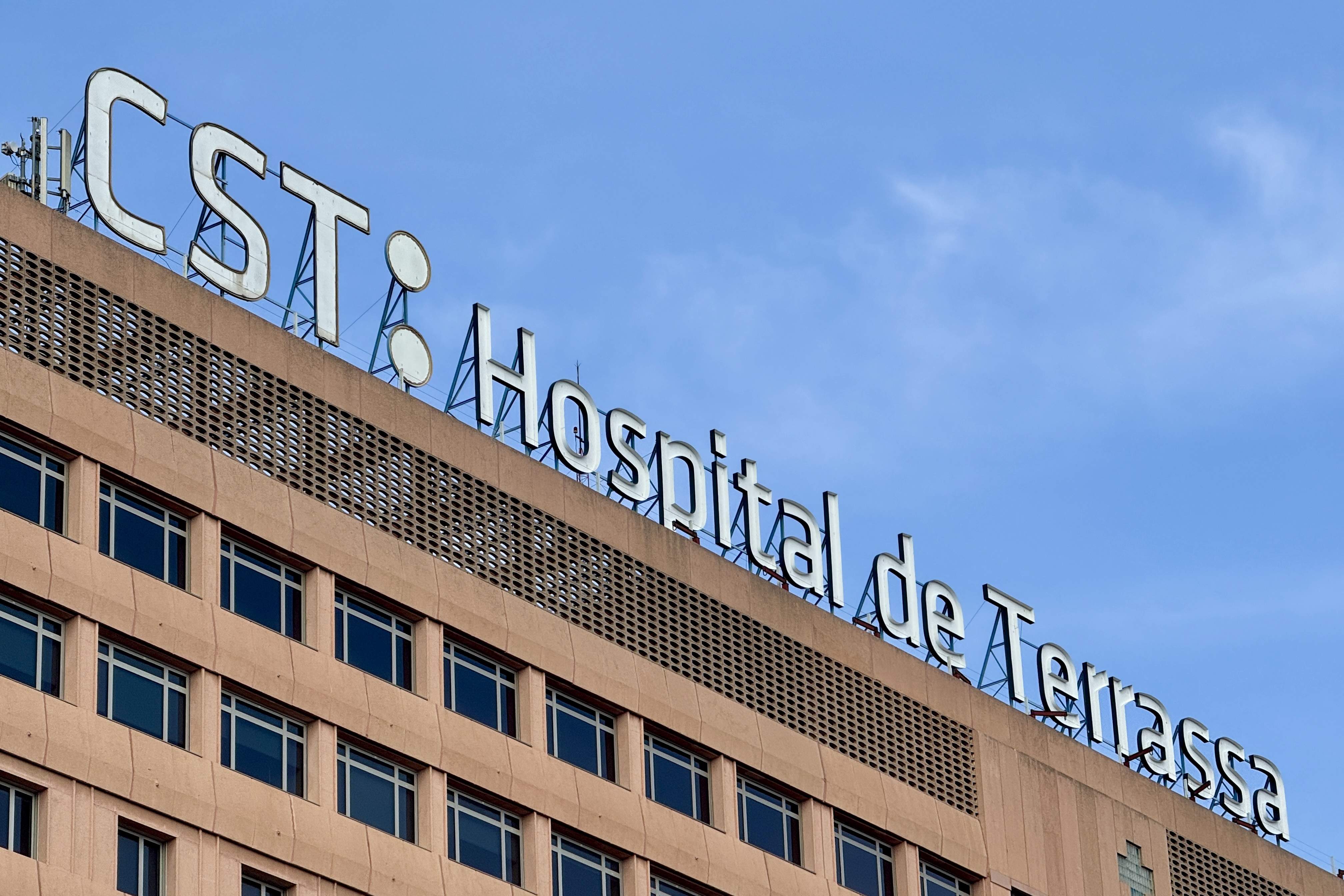 Salut mantiene abierta la investigación sobre el suicidio de una paciente en el Hospital de Terrassa