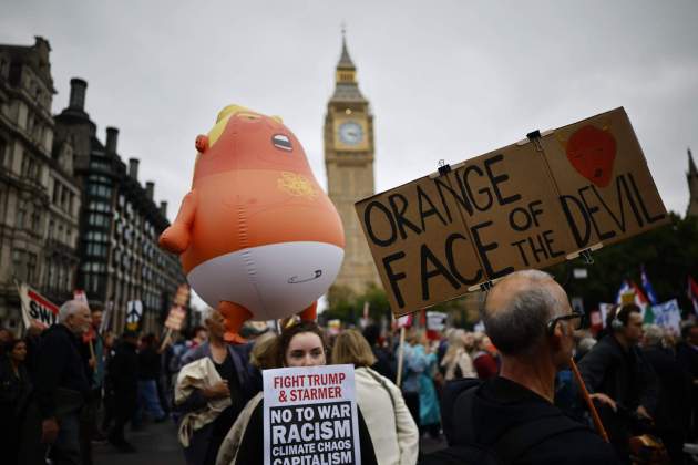 Miles de personas se manifiestan en Londres contra la visita de Trump / EFE