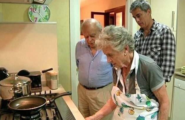 Albert Om con Jordi Pujol y Marta Ferrussola, a 'El invitado' TV3
