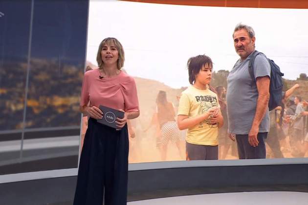 'Mésnit', amb Marina Romero. I darrere, Sergi López a 'Sirat' TV3