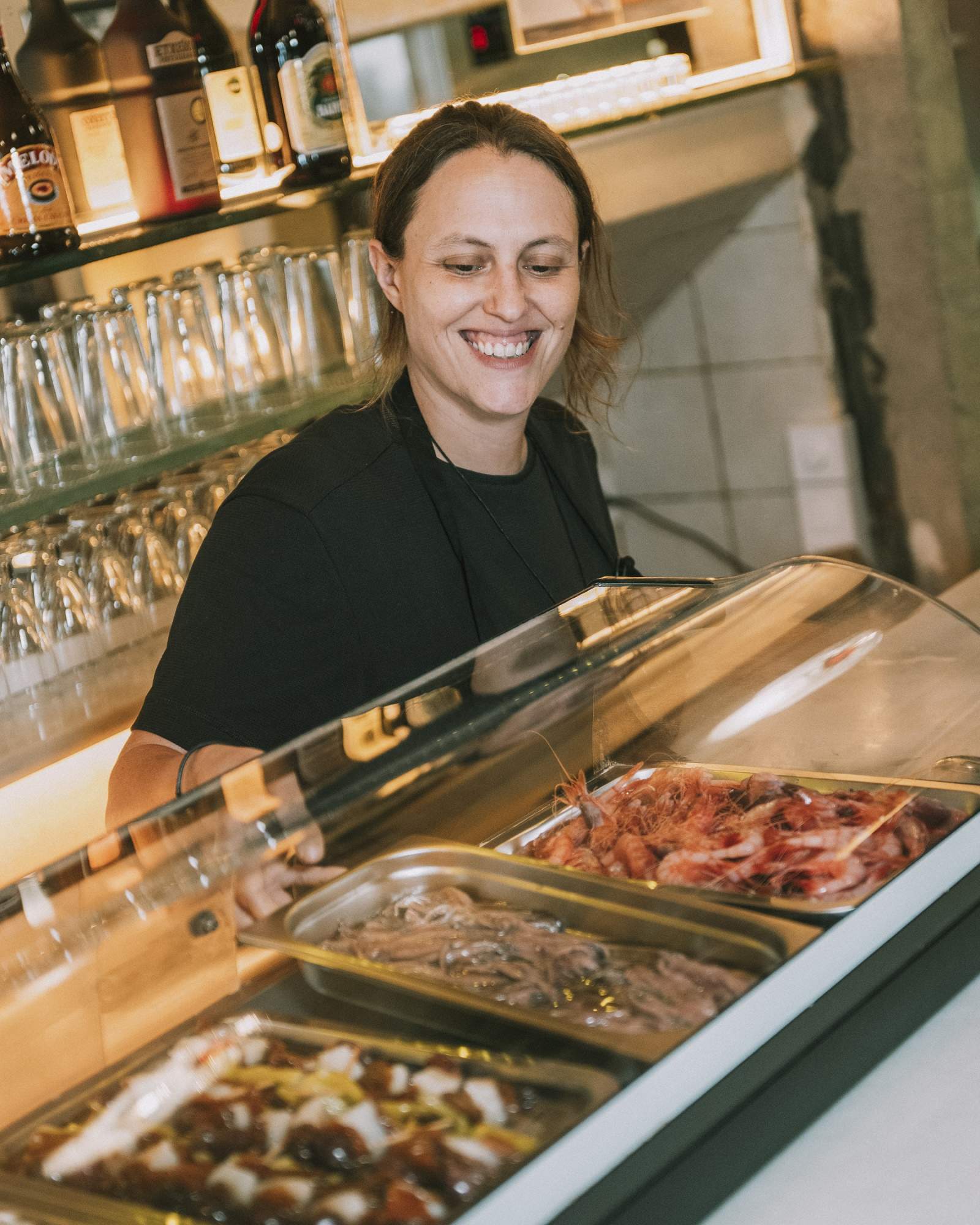 El bar del Born con un siglo de historia que reabre puertas para servir buenas tapas en el barrio