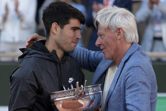 EuropaPress 6022256 winner carlos alcaraz of spain trophy presenter bjorn borg during the EuropaPress 6022256 winner carlos alcaraz of spain trophy presenter bjorn borg during the