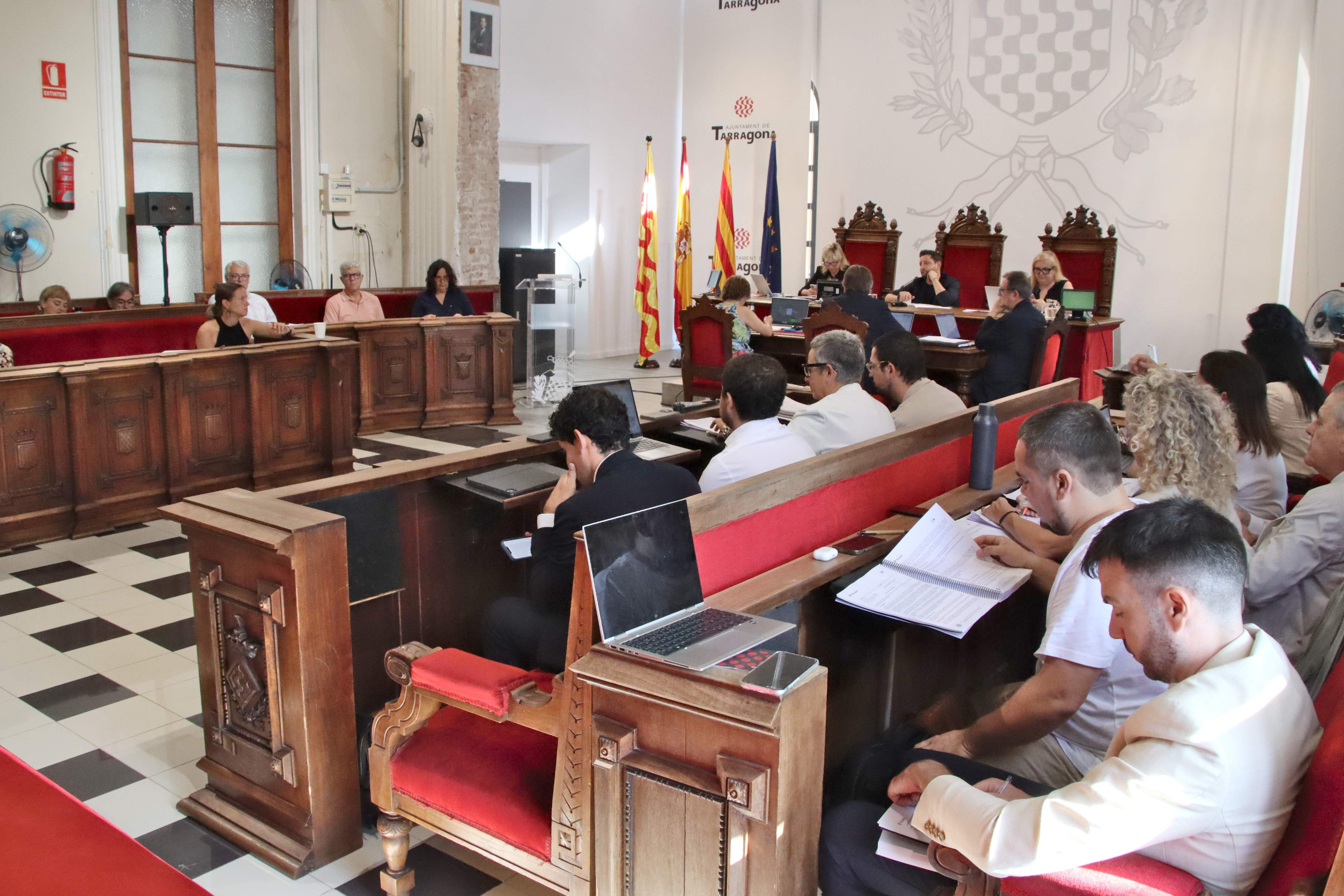 El ple de l'Ajuntament de Tarragona rebutja la proposta de Junts per regular el padró municipal