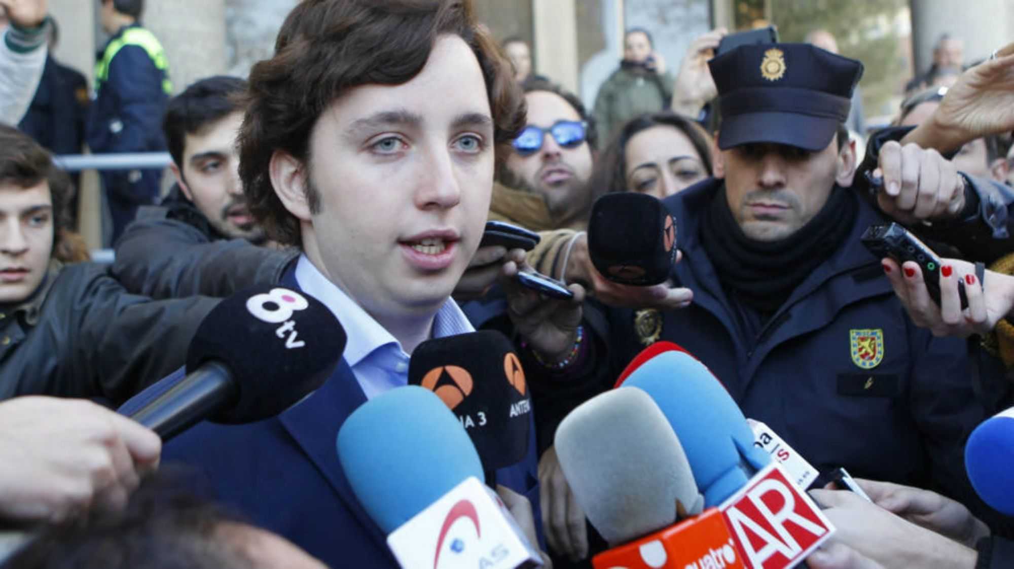 El 'Petit Nicolás' prova d'ajornar el seu judici amb la renúncia de la seva advocada