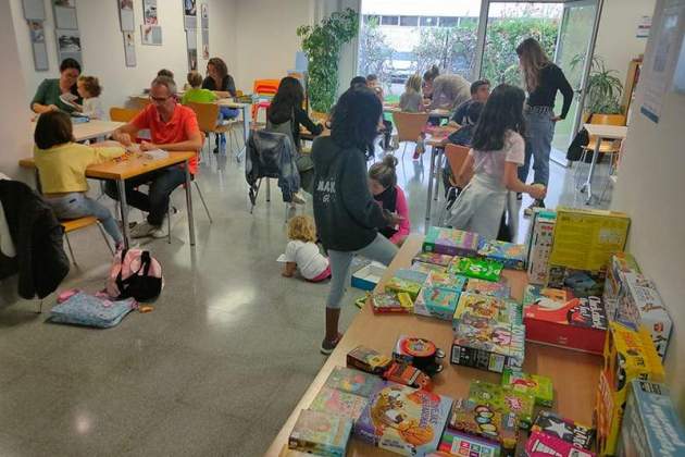 Espacio de juegos de mesa modernos WEB
