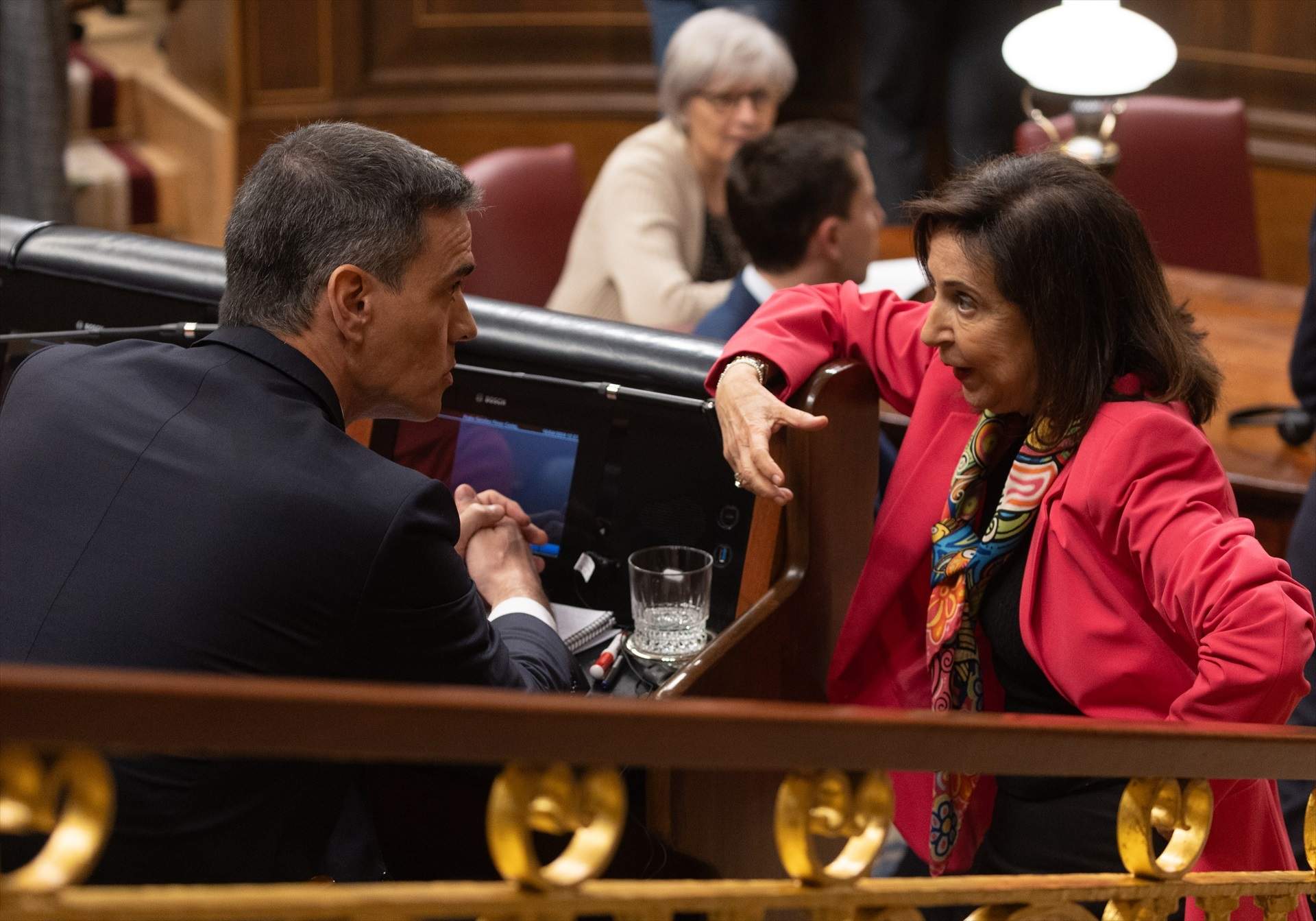 La policía española investiga una nueva filtración de datos de Sánchez, Robles y miembros del CNI