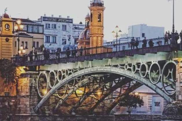 7. Puente de Triana. Font Pinterest