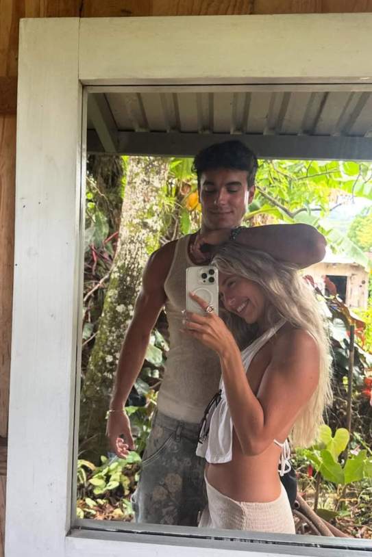 Óscar Casas i Ana Mena a El Salvador   Instagram