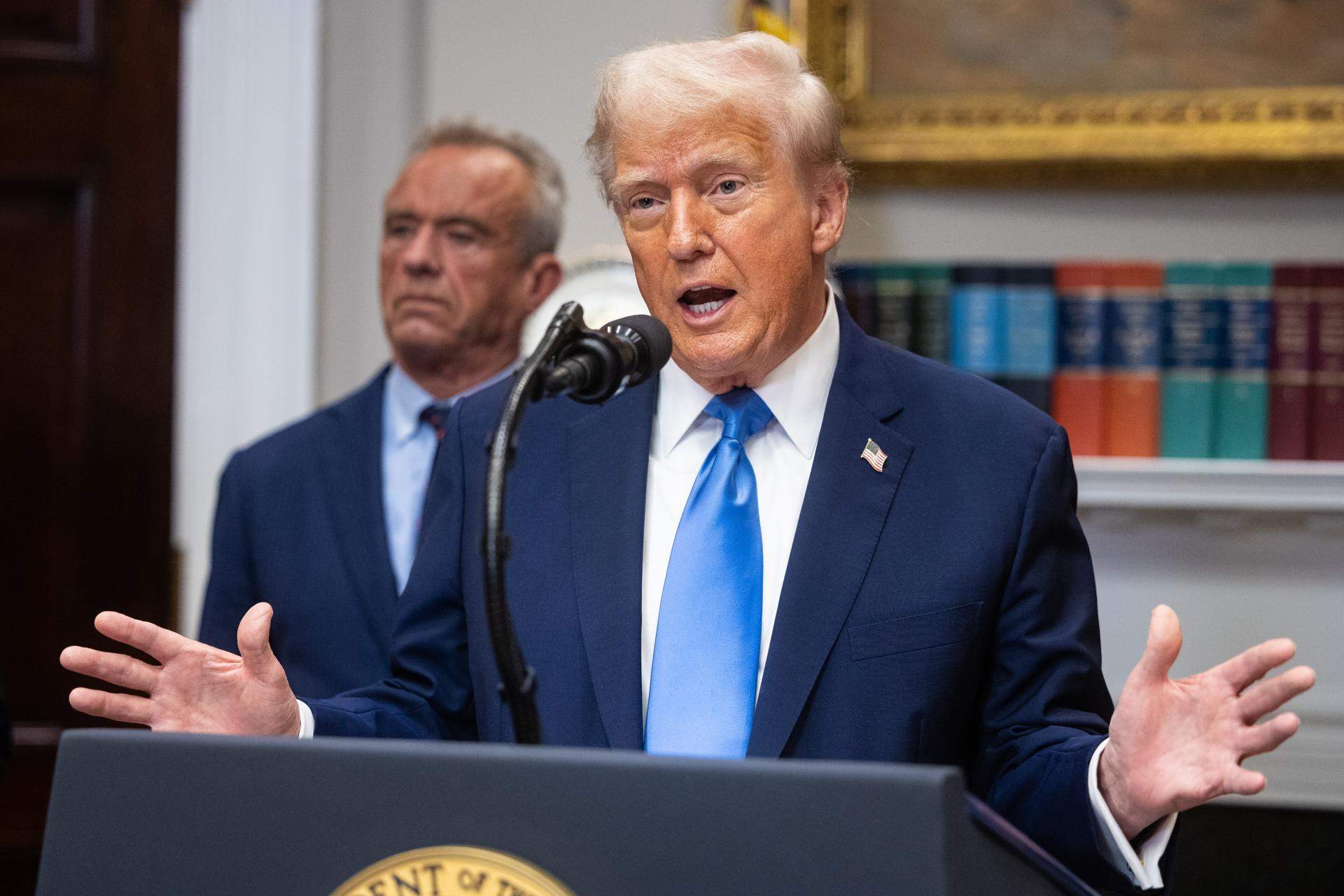 Trump vincula el paracetamol durante el embarazo con el autismo en un discurso surrealista