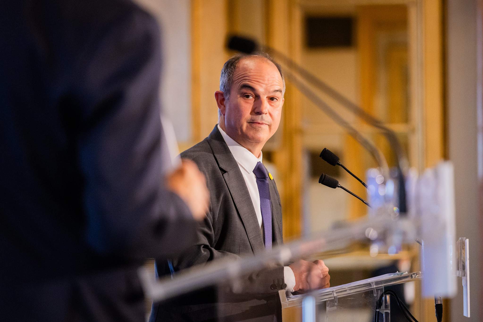 Turull reparte entre Illa y PSOE por la ley de inmigración: "Se han puesto tarde. Ha faltado pedagogía"