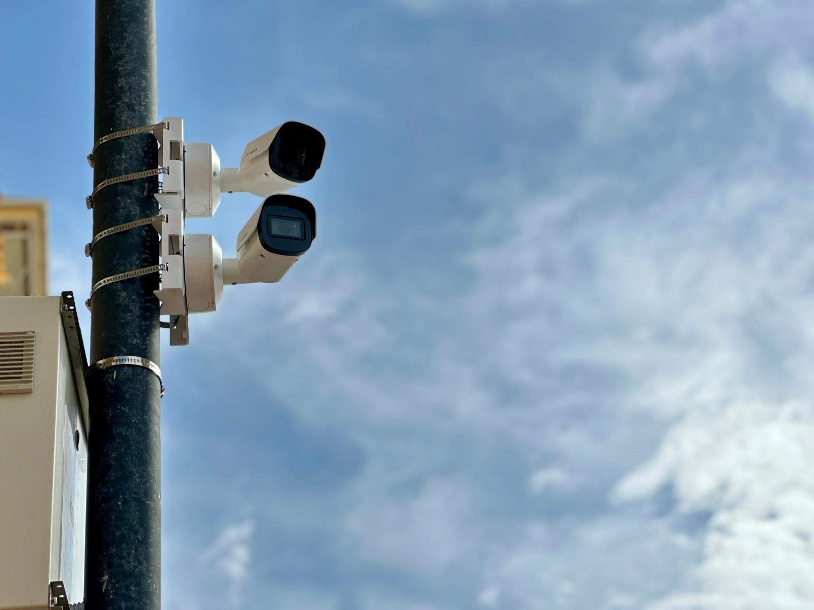 Collboni quiere instalar 1.000 cámaras de videovigilancia en el frente marítimo y Ciutat Vella