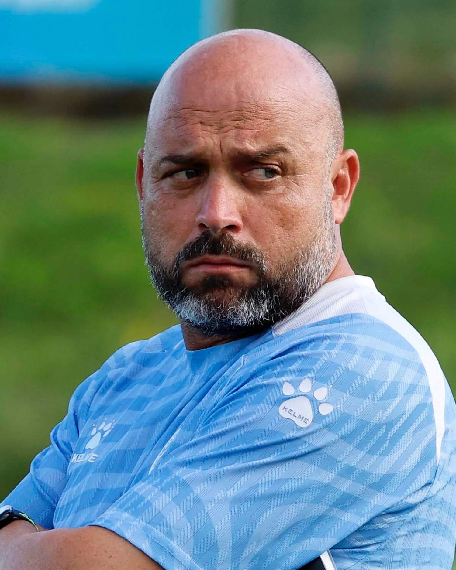 Bofetada de un periodista catalán por el "desprecio" del entrenador del Espanyol hablando del Johan Cruyff