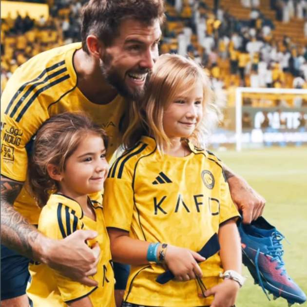 Íñigo Martínez amb les seves filles Nikole i Paule   Instagram (1)