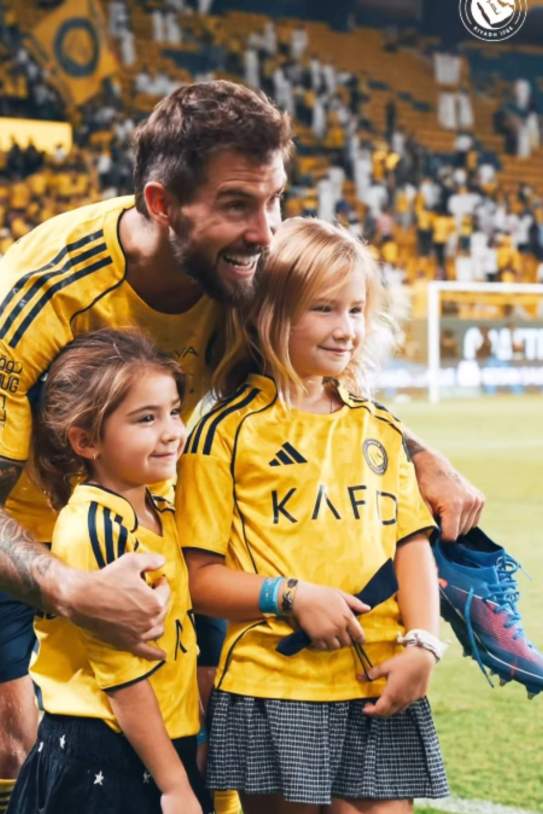 Íñigo Martínez amb les seves filles Nikole i Paule   Instagram (1)