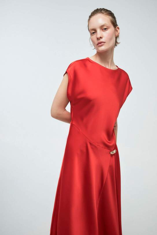 Vestido pieza metálica1