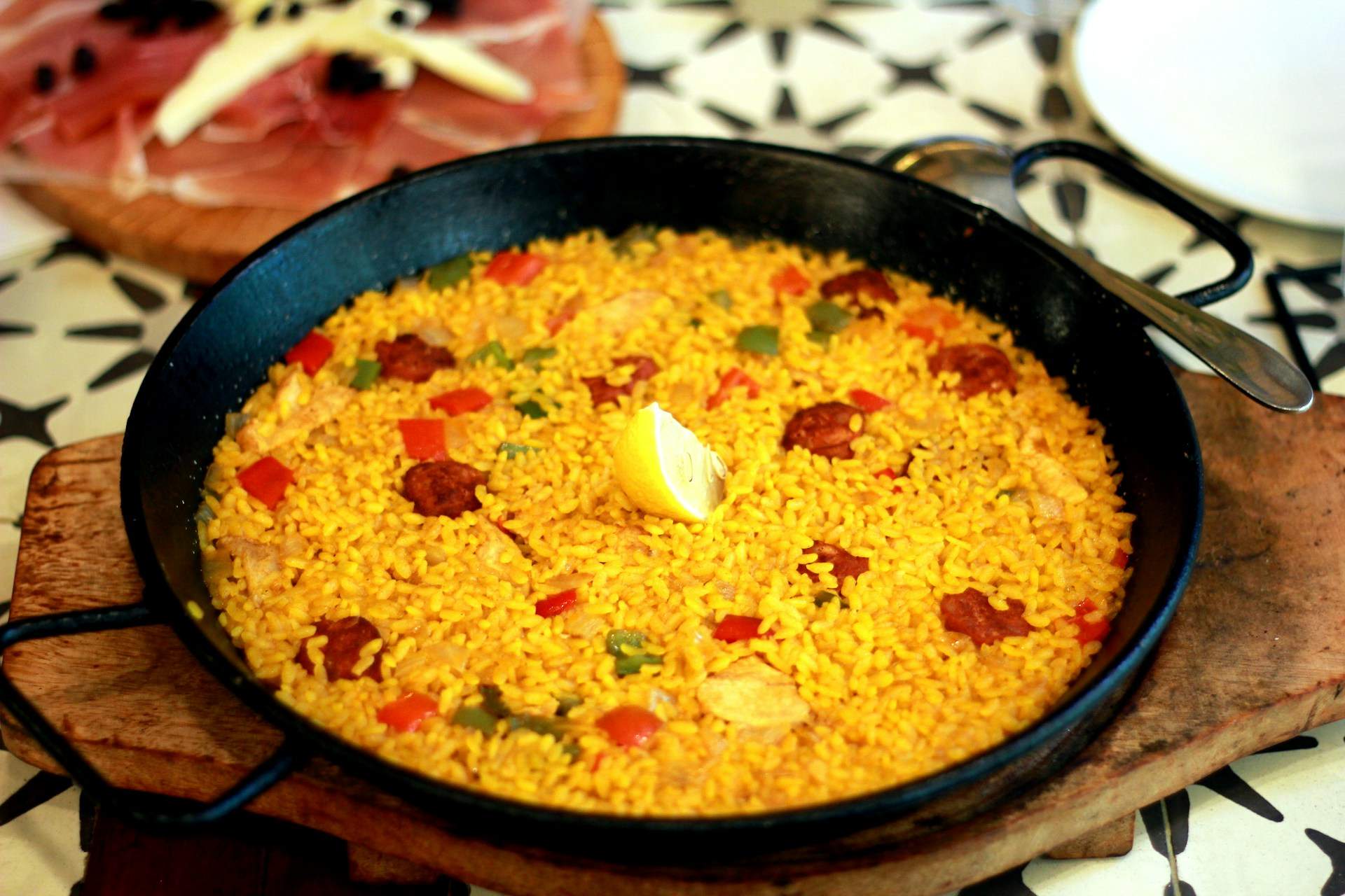 El truc de restaurant perquè la paella sigui saborosa i no faci venir set