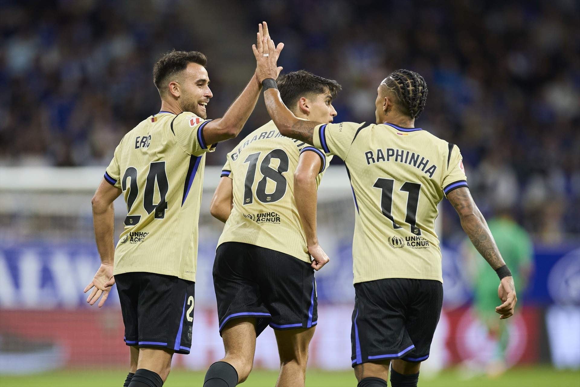 El Barça remunta contra l'Oviedo (1-3) i manté el pols amb el Reial Madrid