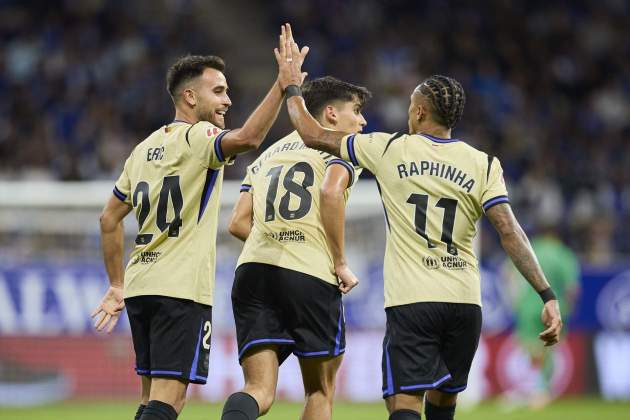 EuropaPress 6982515 eric garcia celebrates with raphael dias belloli raphinha of FC Barcelona