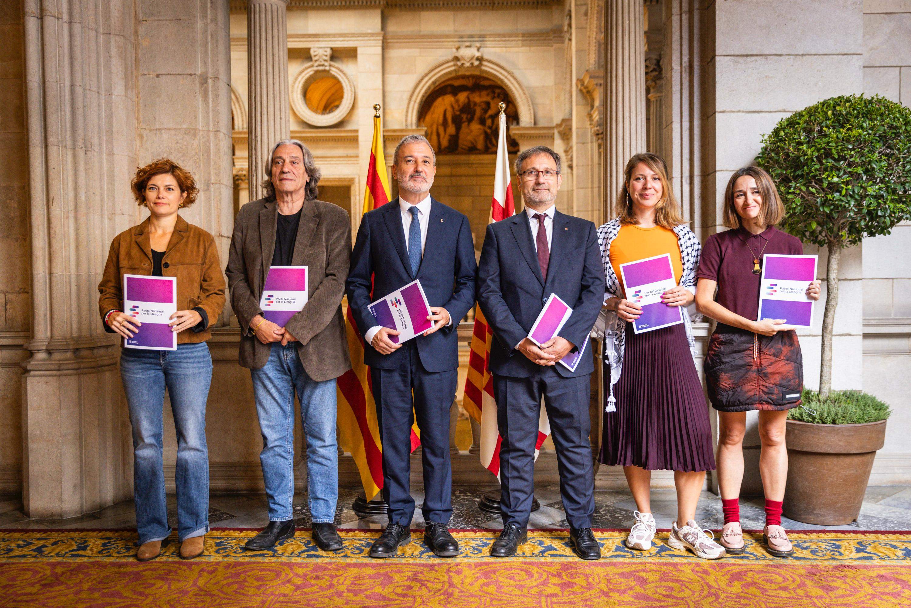 Barcelona s’adhereix al Pacte Nacional per la Llengua amb el vot en contra de Junts