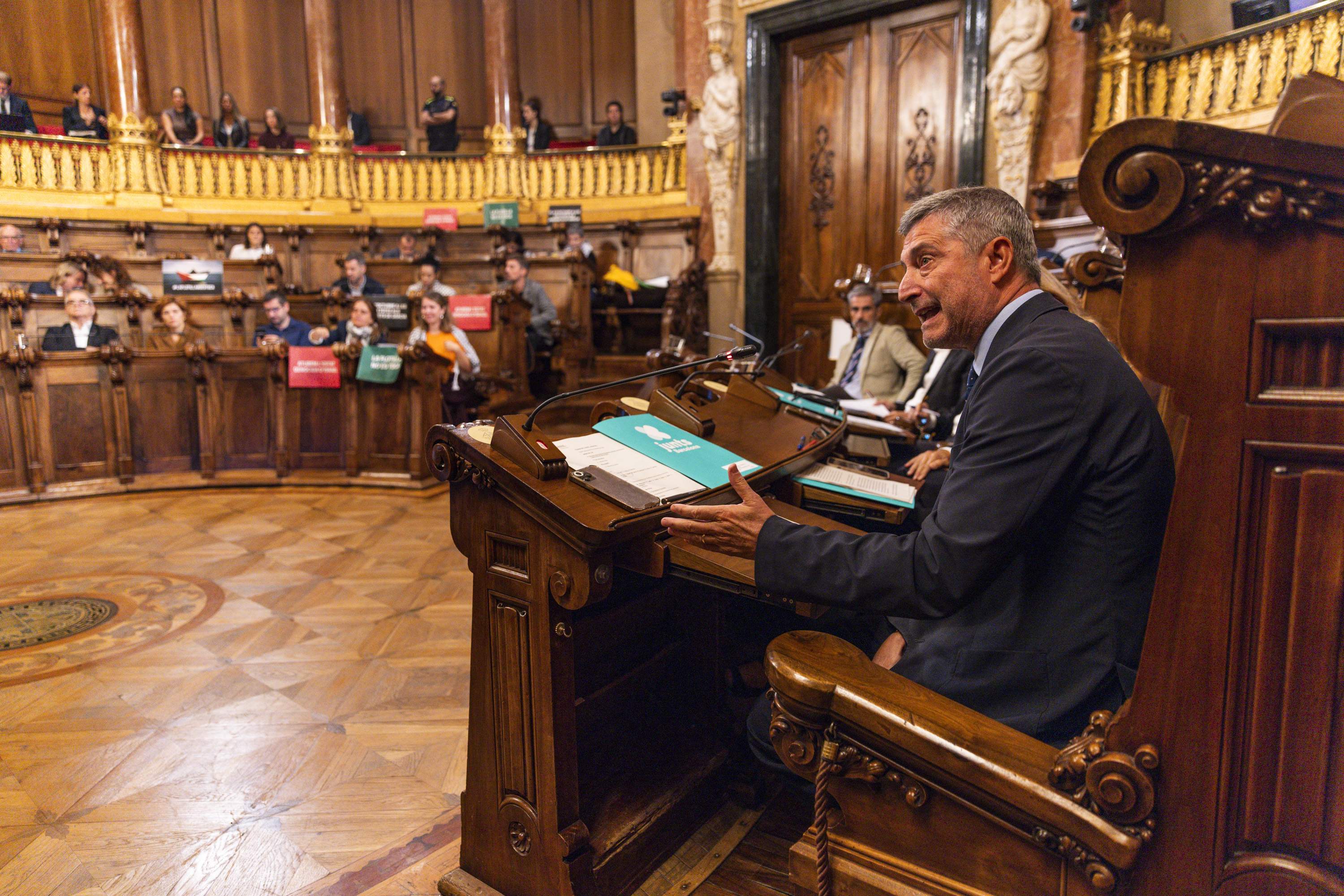 Junts per Barcelona carga contra la "militarización" de la peste porcina africana