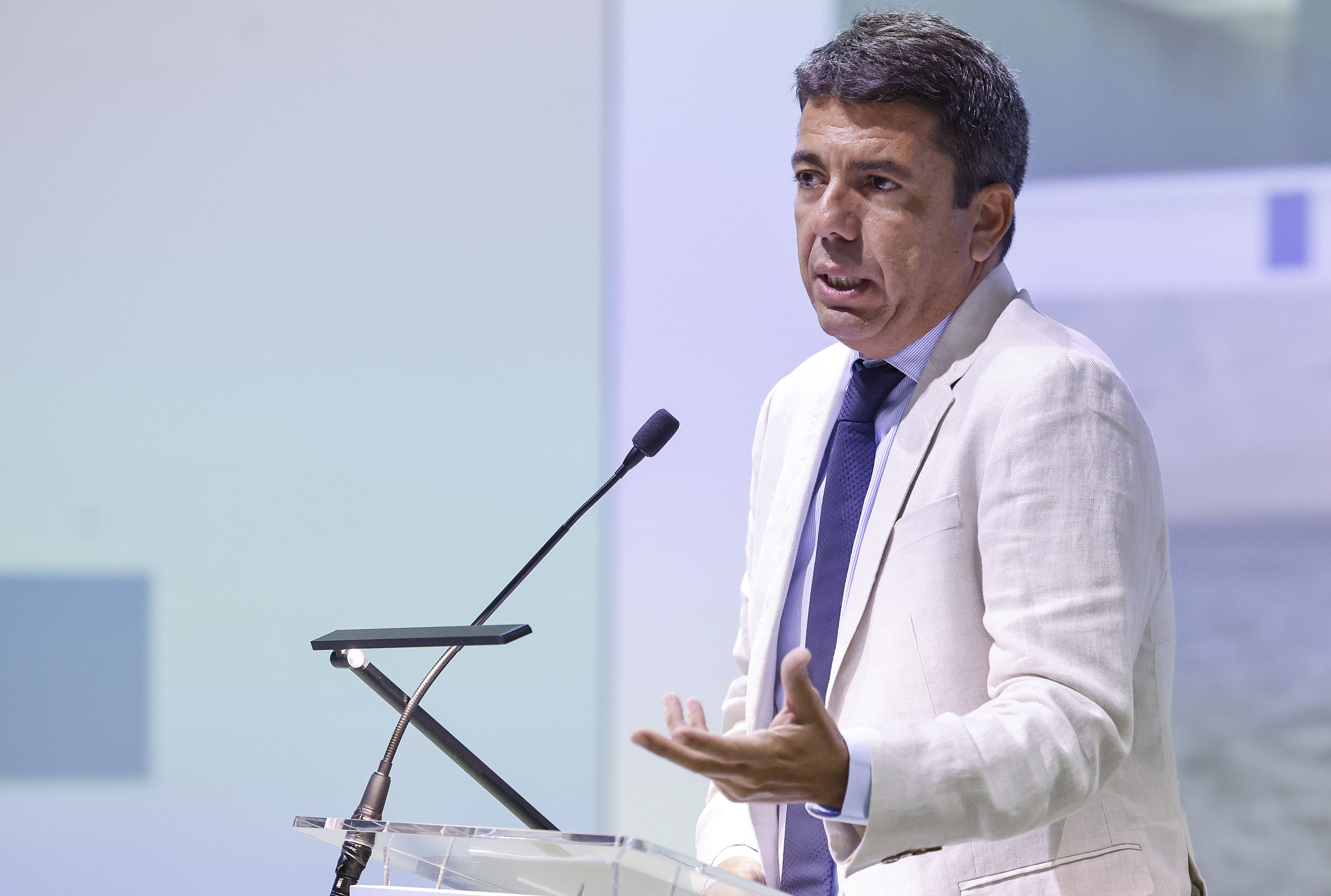 Mazón eliminarà els autors catalans del currículum de Valencià al Batxillerat per “preservar la identitat”