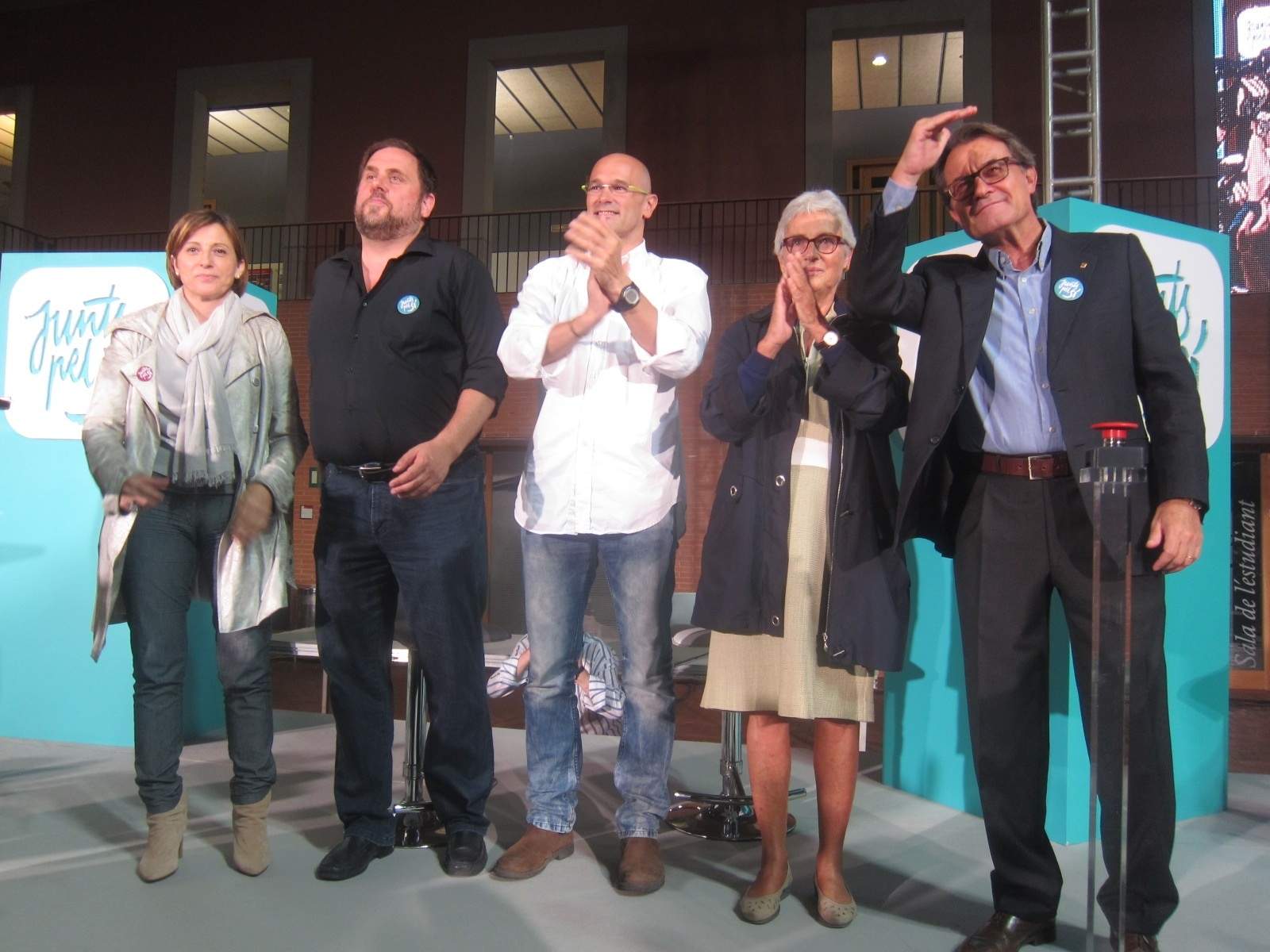 Exmiembros de JxSí recuerdan en un almuerzo la victoria electoral de la coalición independentista de 2015