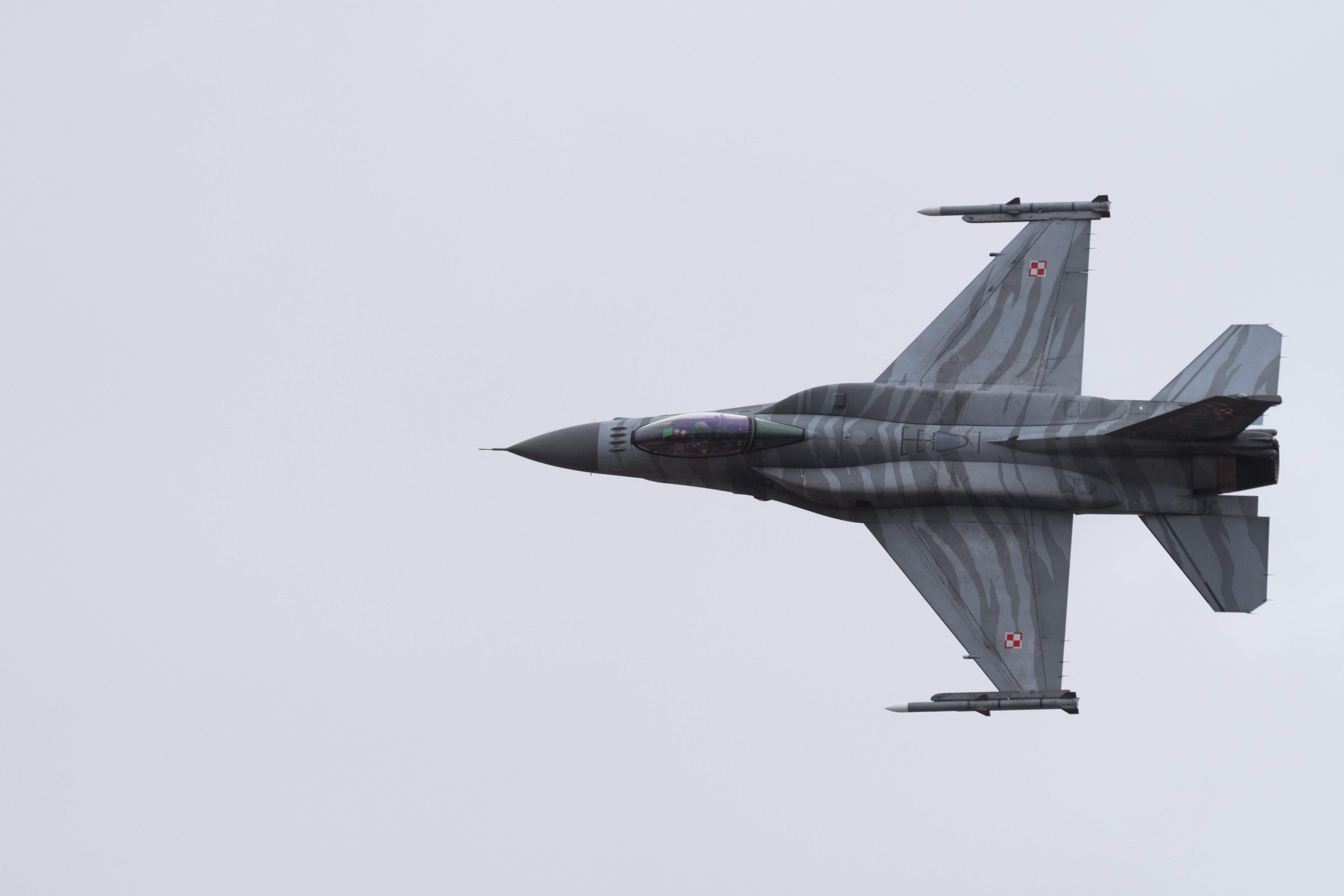 Polonia cierra parcialmente su espacio aéreo después de una nueva oleada de ataques rusos contra Ucrania
