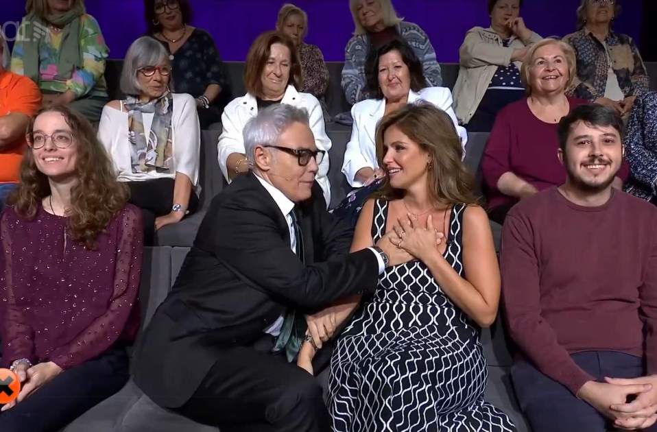 Jordi y Marta tocando se los corazones|coros, TV3