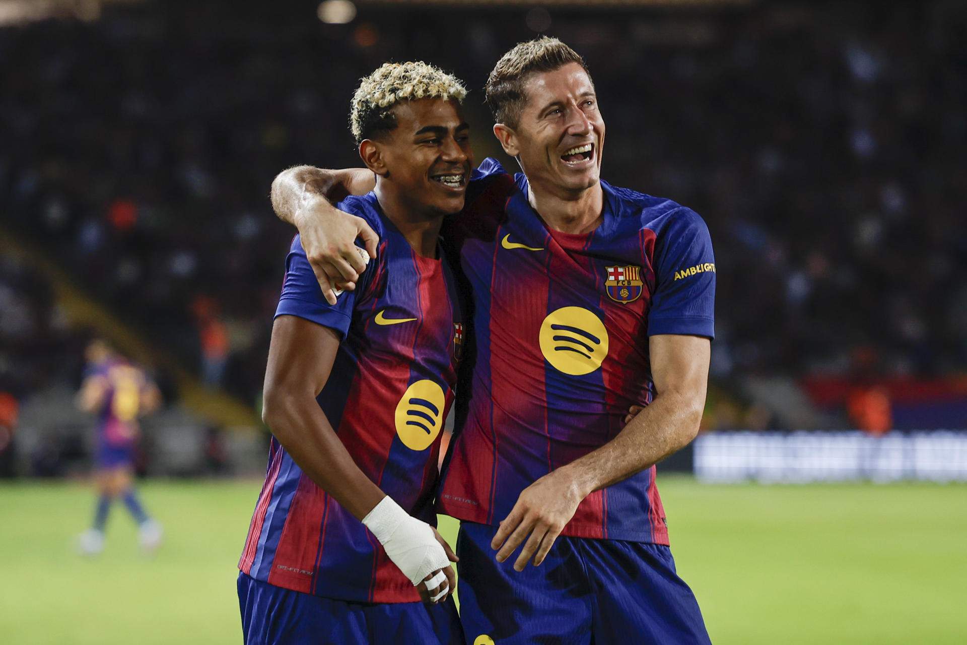 El Barça també il·lusiona contra la Reial Societat a Montjuïc i és el nou líder de la Lliga (2-1)