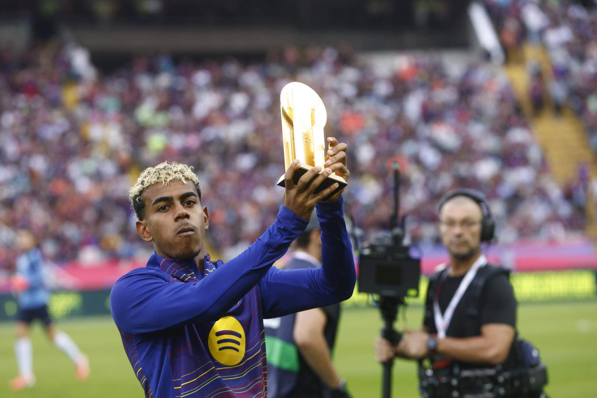 Lamine Yamal mana en el Barça, ha demanat dos fitxatges, creu que són necessaris, un és imprescindible