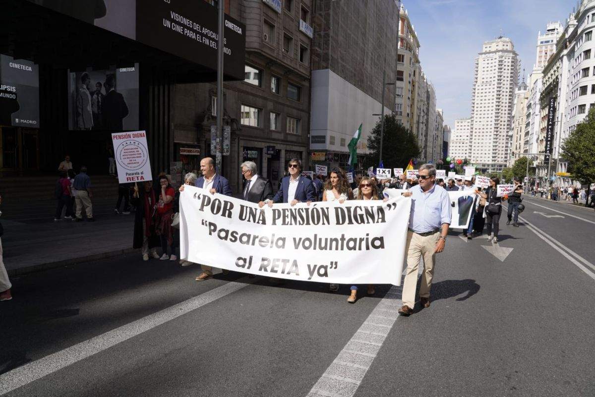 Milers d'advocats i procuradors reclamen a Madrid un tracte favorable per incorporar-se al règim