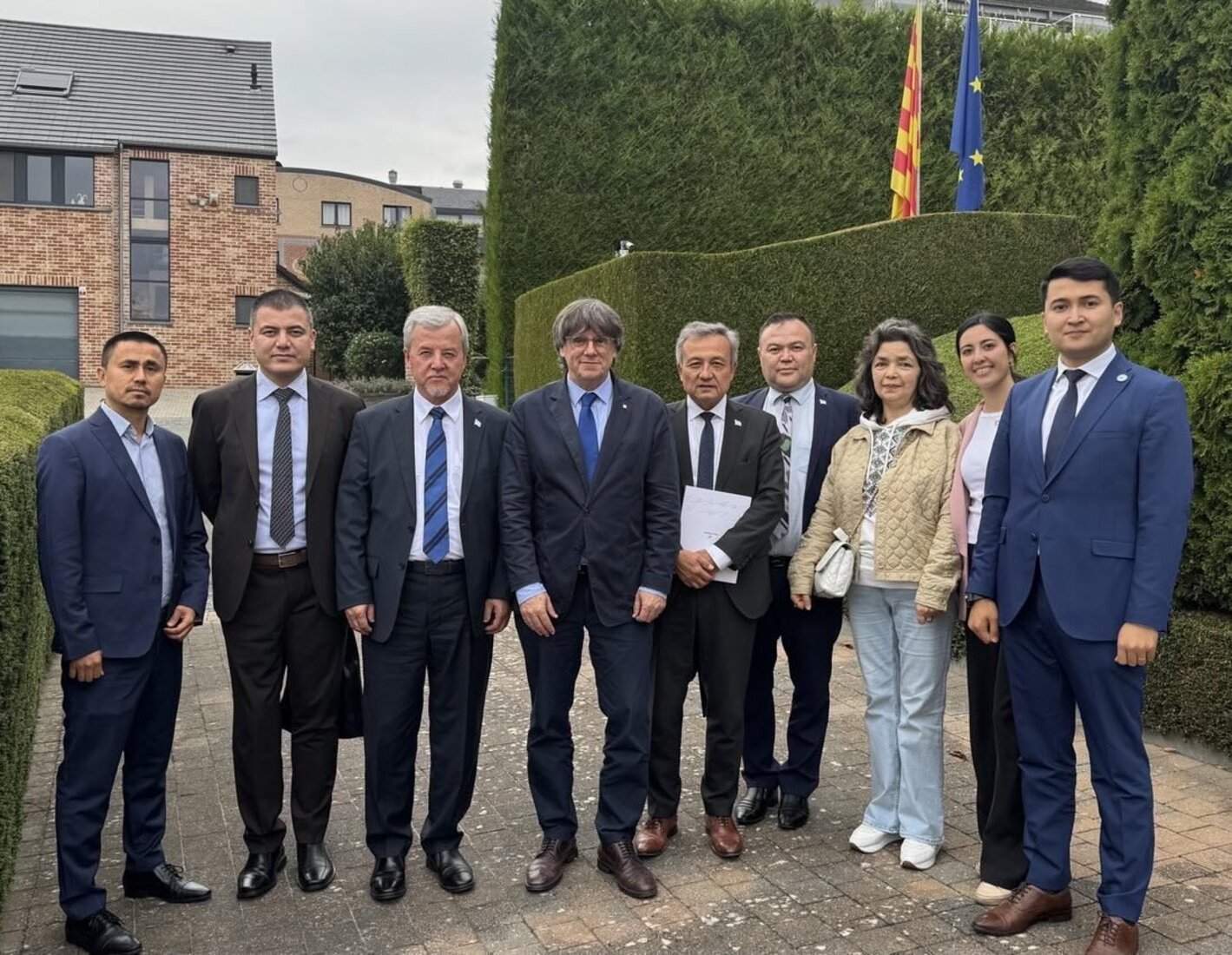 Puigdemont ironitza sobre la reunió Xina-Podemos: "Devien comentar els camps d'internament a uigurs"