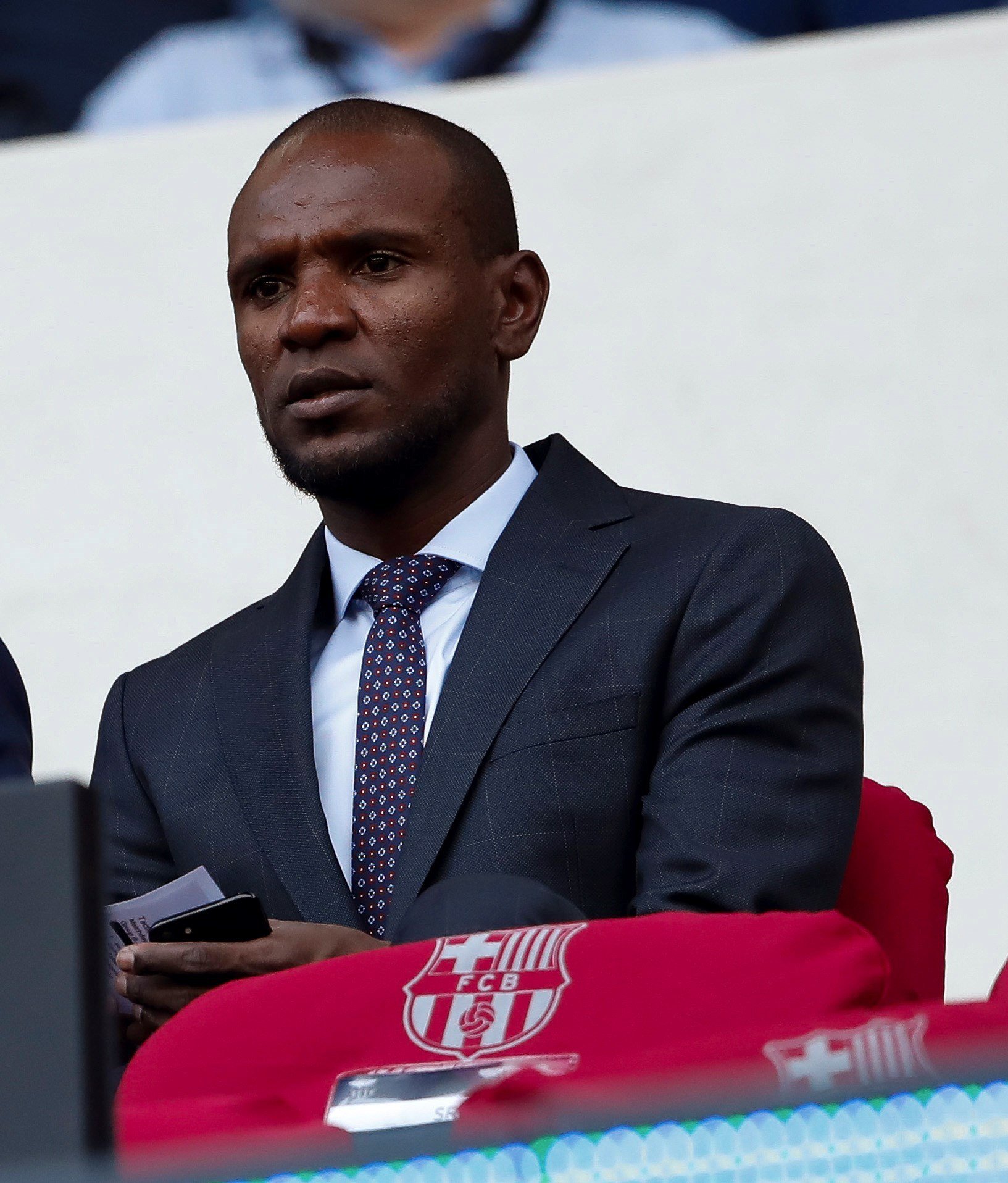 Barça boil-over cools off as club decides that Abidal will continue