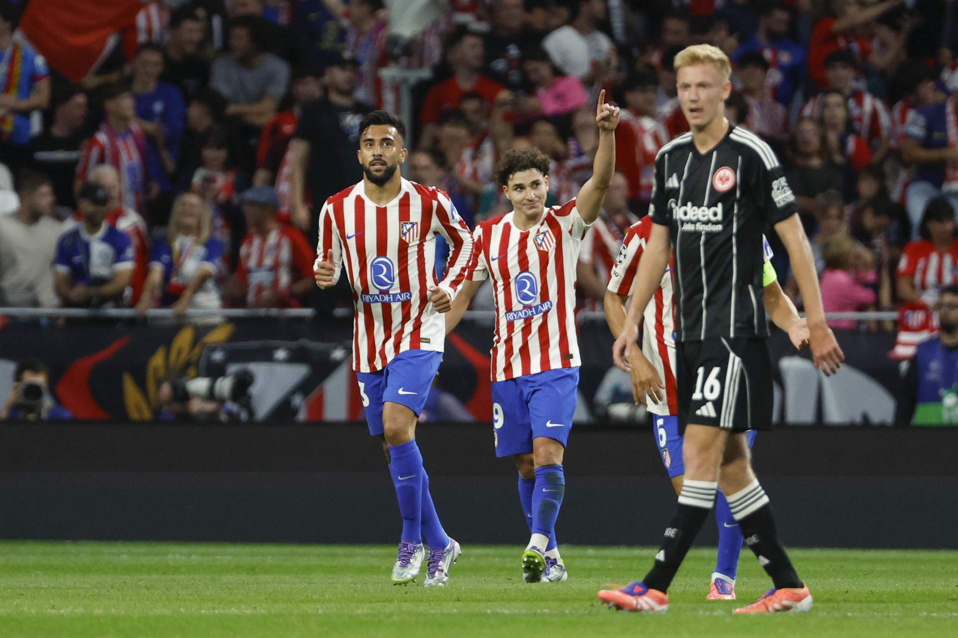 El Atlético de Madrid se suma contra el Eintracht (5-1) a la jornada de las goleadas en la Champions