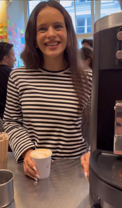 Rosalía a Cortado   Instagram (1)