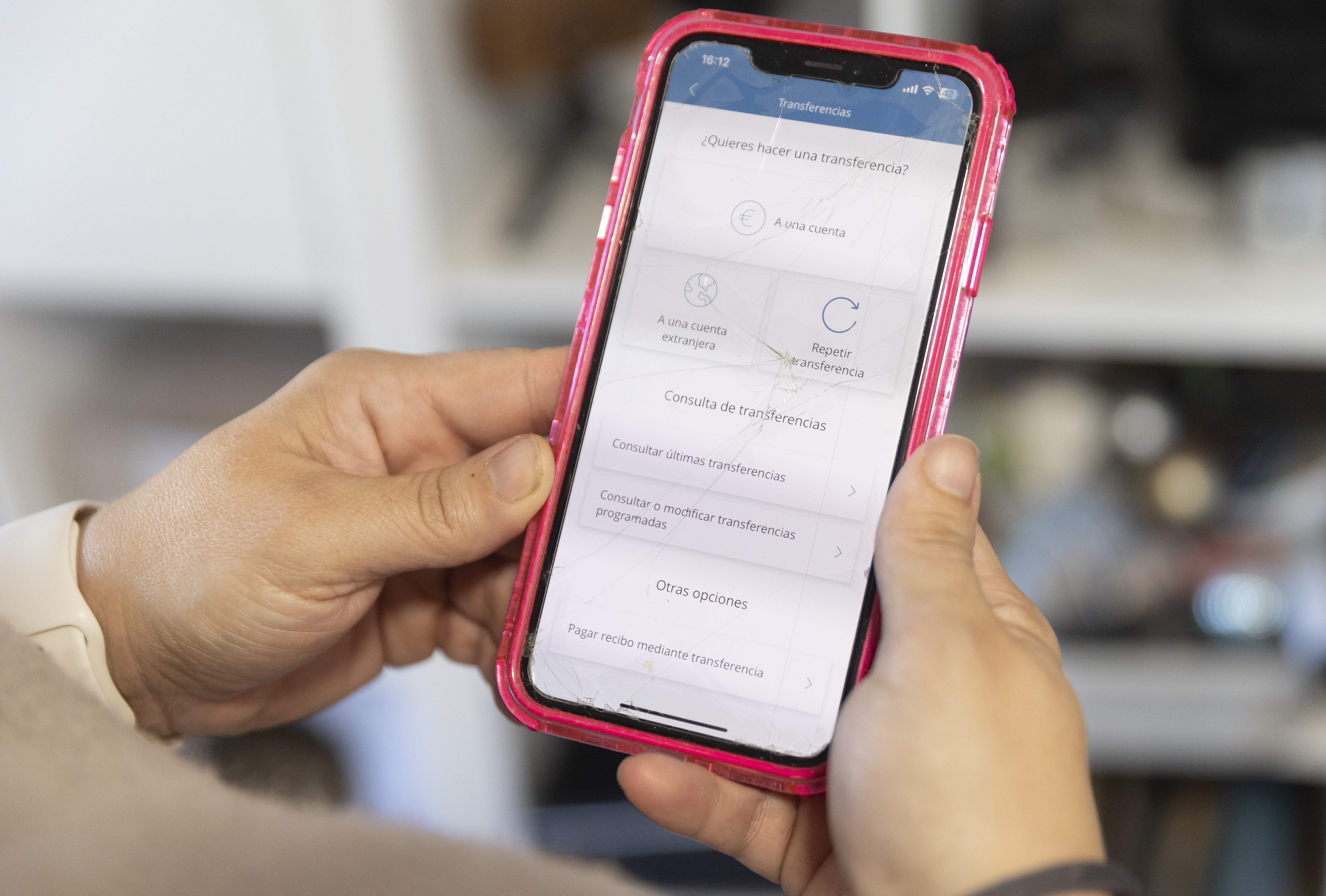 L'Audiència Provincial sentencia que si el teu banc et cobra per fer transferències has de reclamar