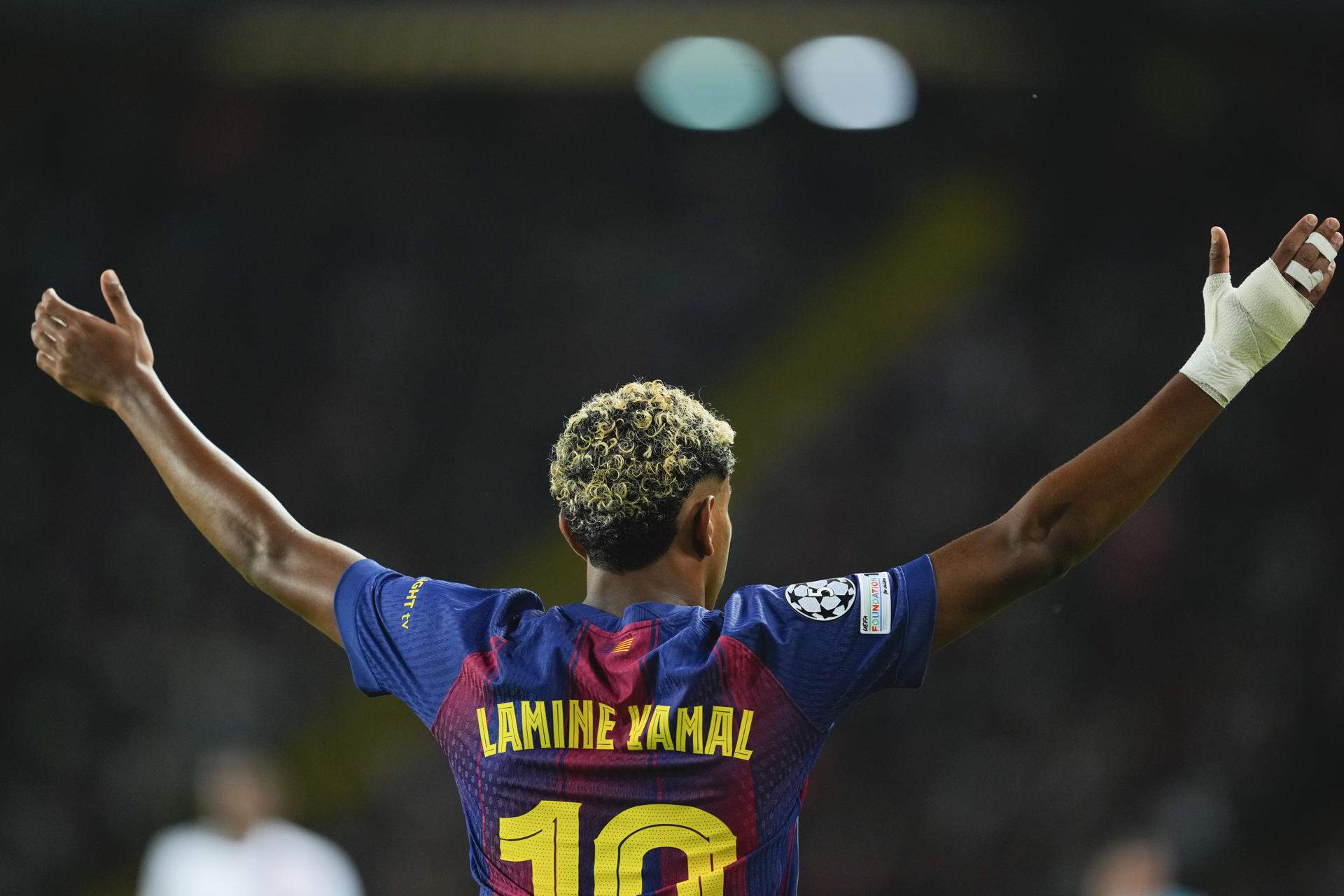 Las travesuras de Lamine Yamal maravillan a Europa hasta que se le acaba la gasolina