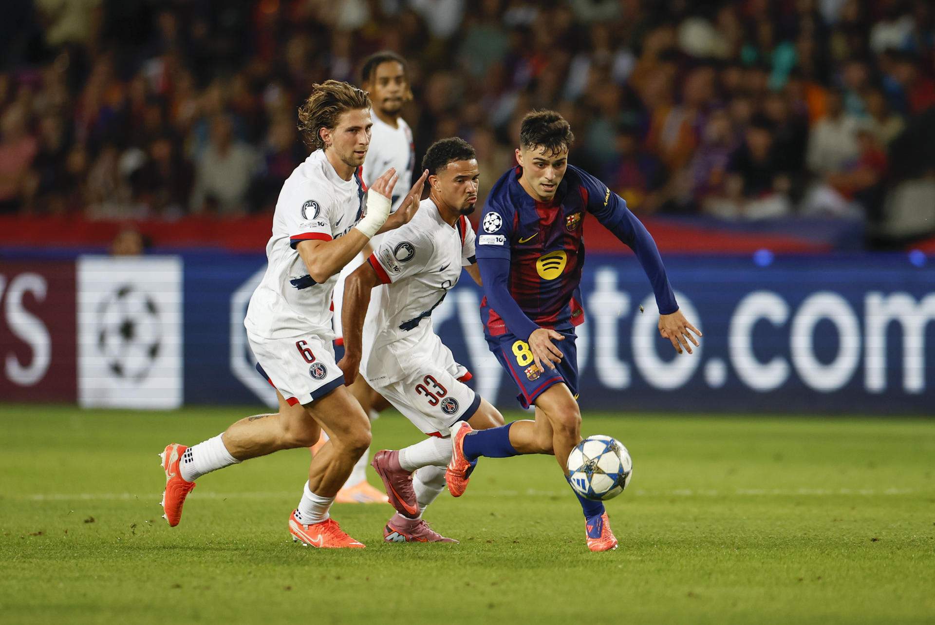 Pedri, y no es el único, se ha quejado de que el Barça, por momentos, juega con diez
