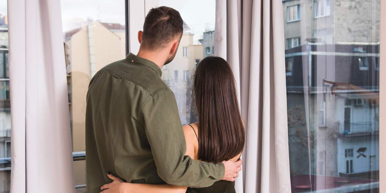 Imatge d'arxiu d'una parella en un habitatge | Freepik Imatge d'arxiu d'una parella en un habitatge | Freepik