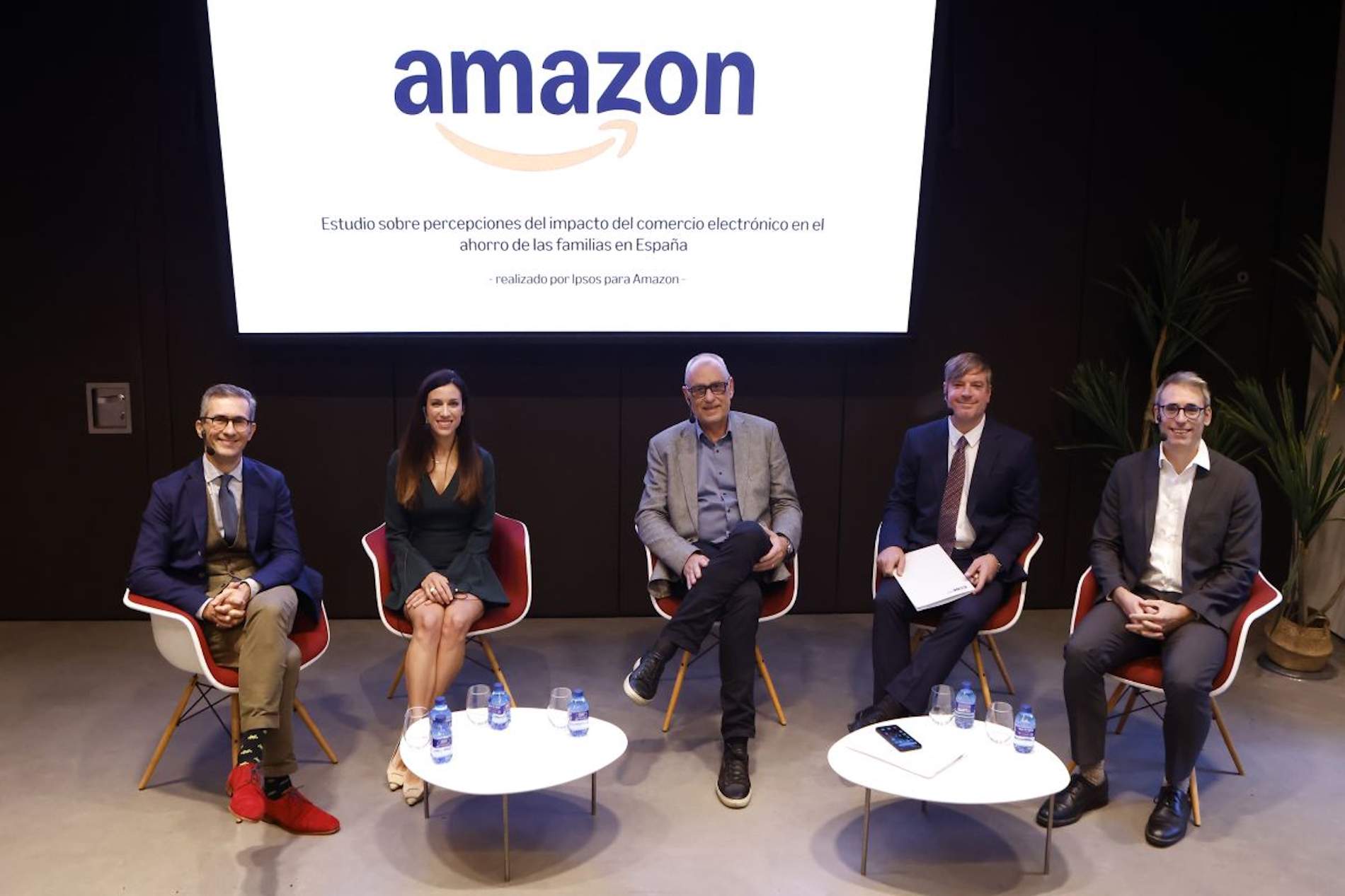 El comerç electrònic, aliat de l'estalvi a la llar, segons un estudi d'Ipsos per a Amazon