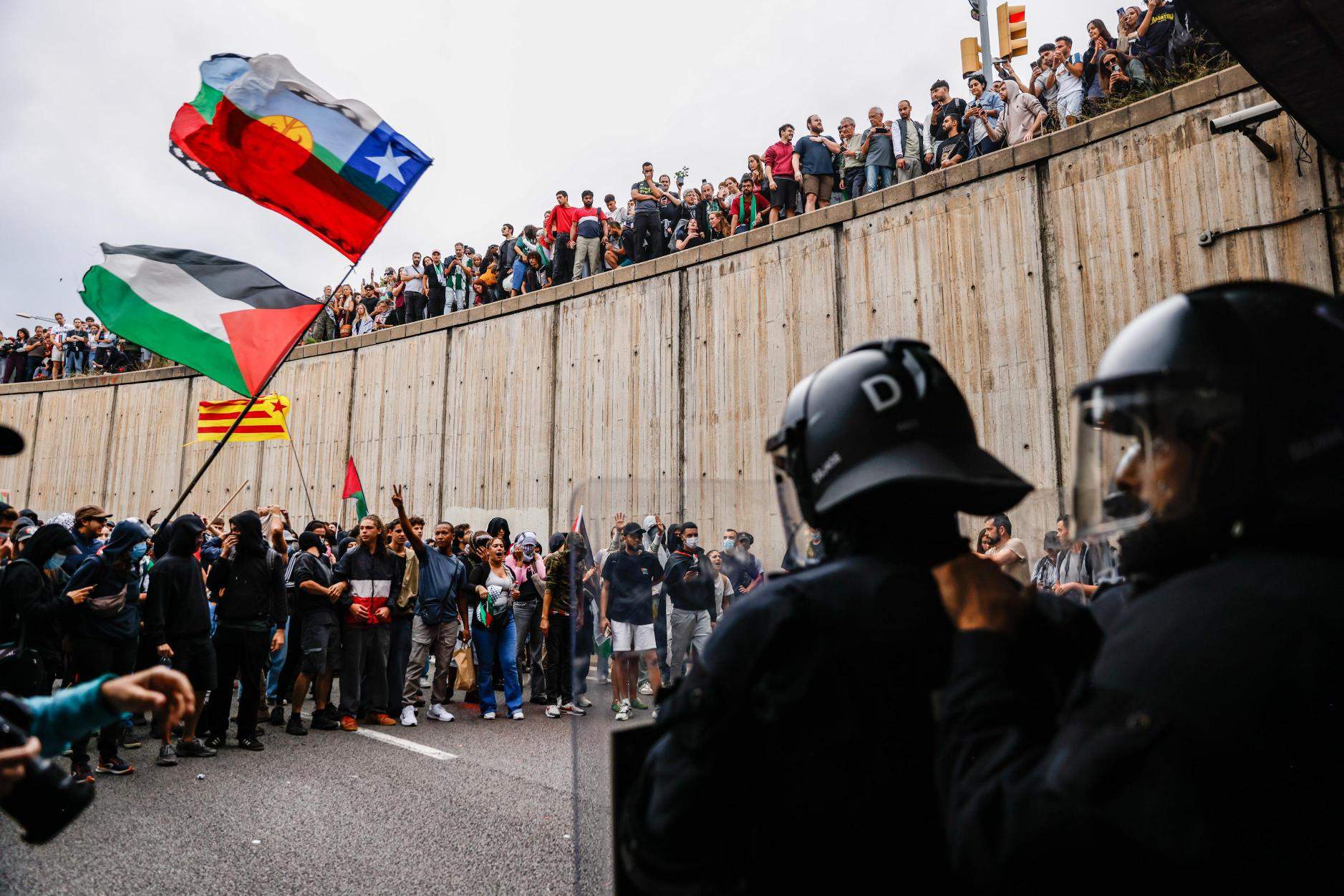 Crits amb ràbia contra Israel i tensió a Barcelona per les detencions de la flotilla