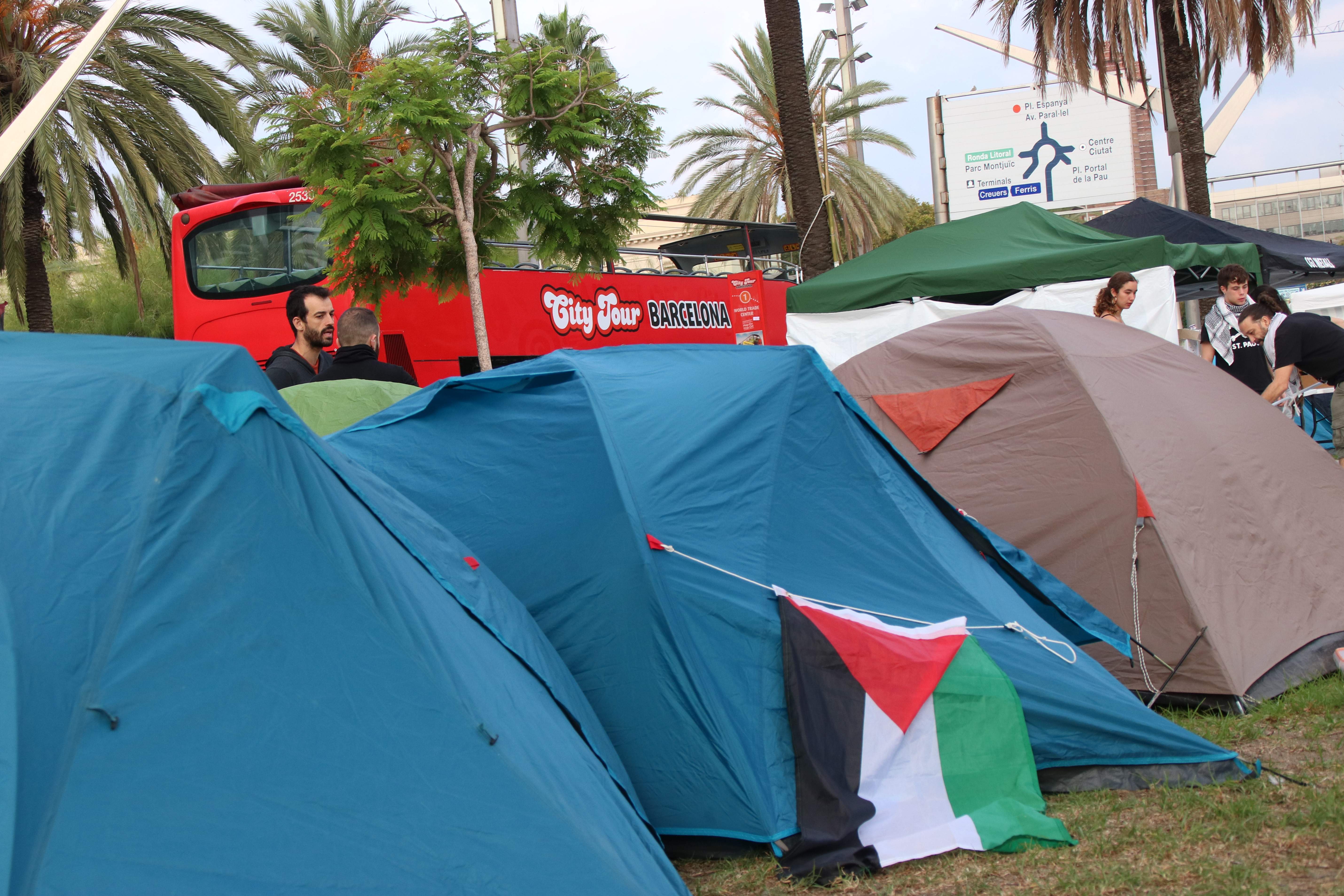 El apoyo a la Flotilla y a Gaza continúa: acampada indefinida en Barcelona y protestas estudiantiles