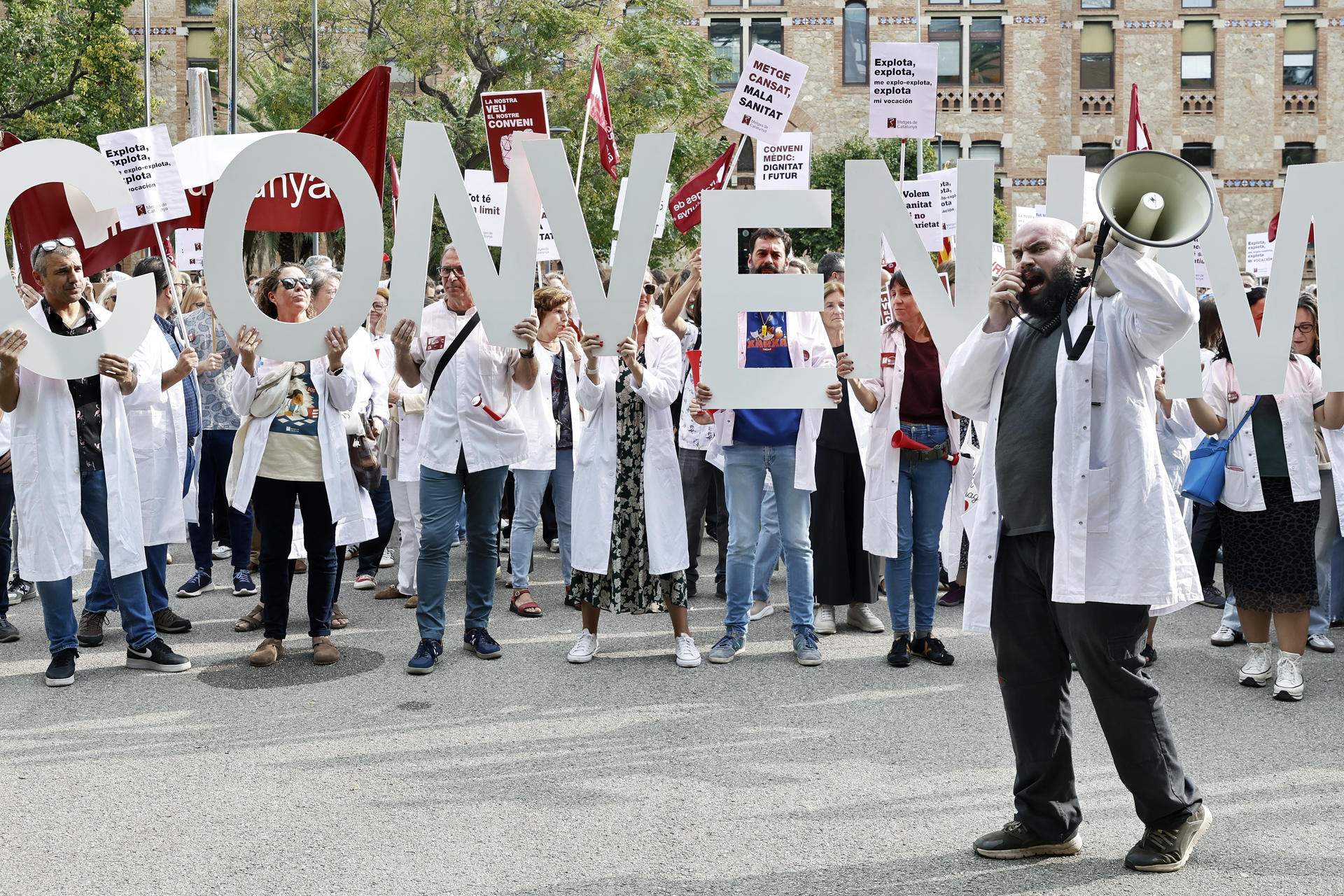 El Gobierno aprueba el nuevo estatuto marco en pleno conflicto con los médicos, que mantienen las huelgas