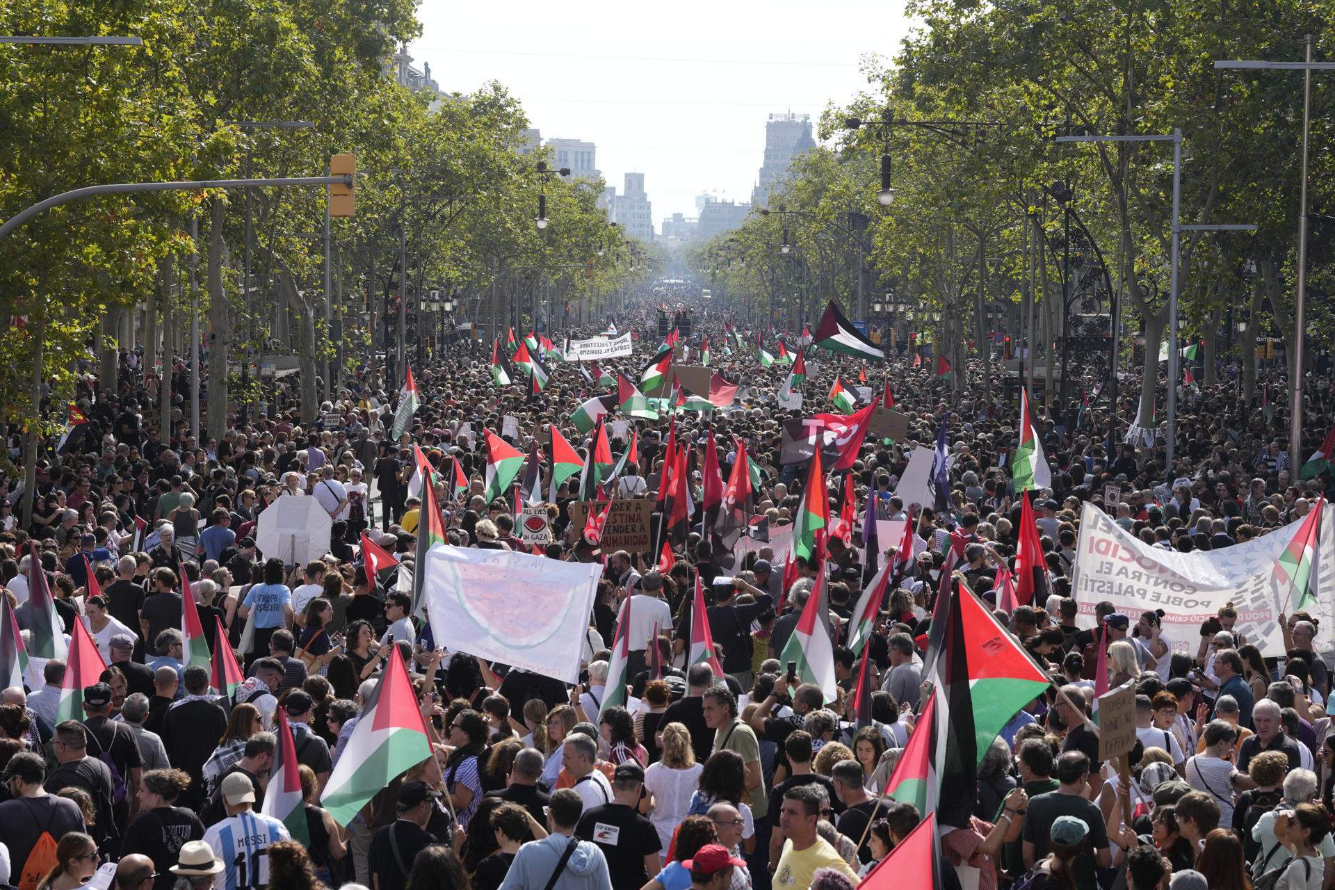 Massiva i històrica resposta de Barcelona que desborda els carrers contra la guerra a Gaza