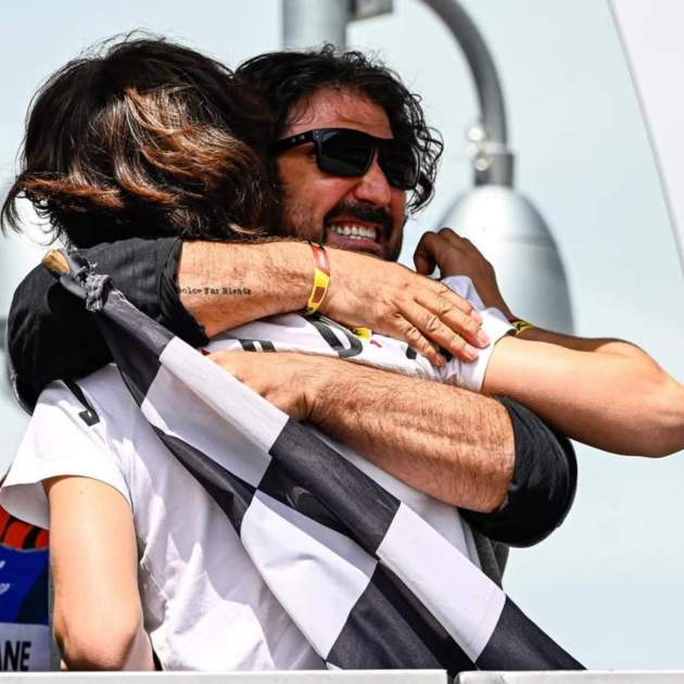 Antonio Orozco i Jan abraçats / Instagram