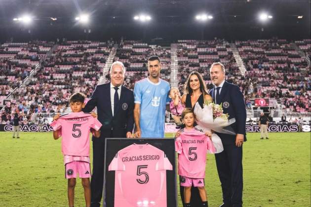 Sergio Busquets familia homenaje