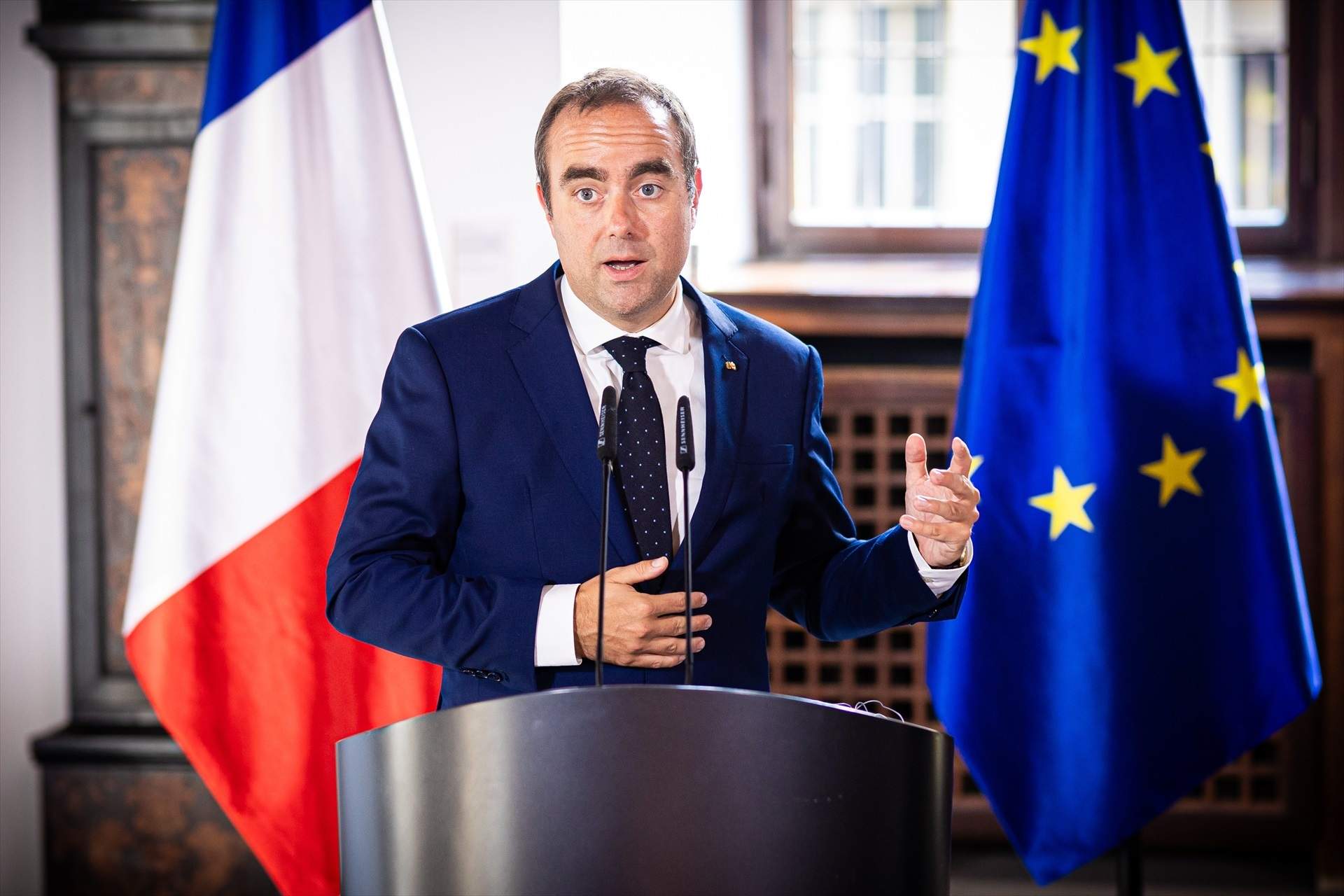 El primer ministre francès anuncia els primers noms d'un govern continuista al país