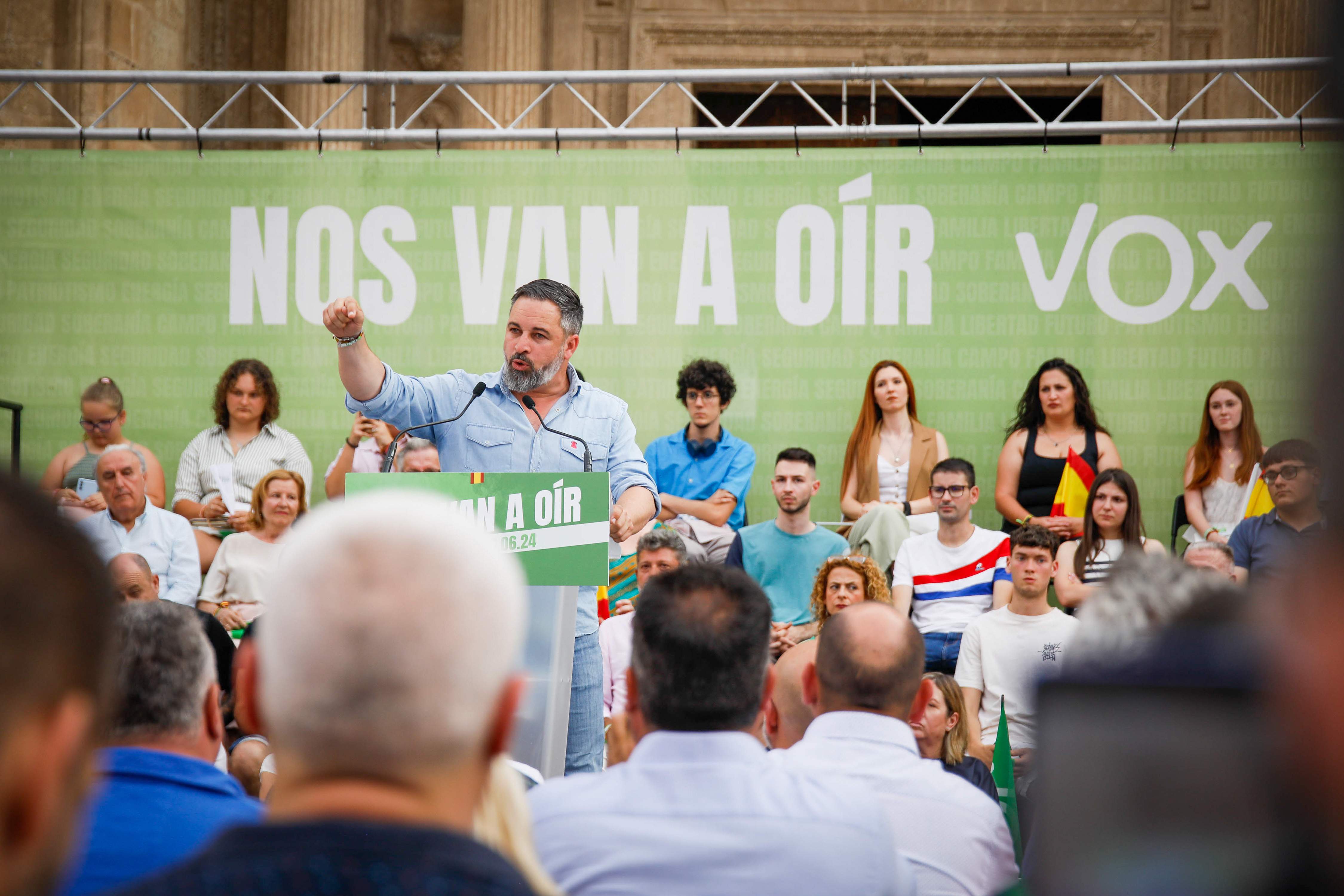 Vox araña más de un millón de votos al PP, que pierde fuelle, según dos encuestas