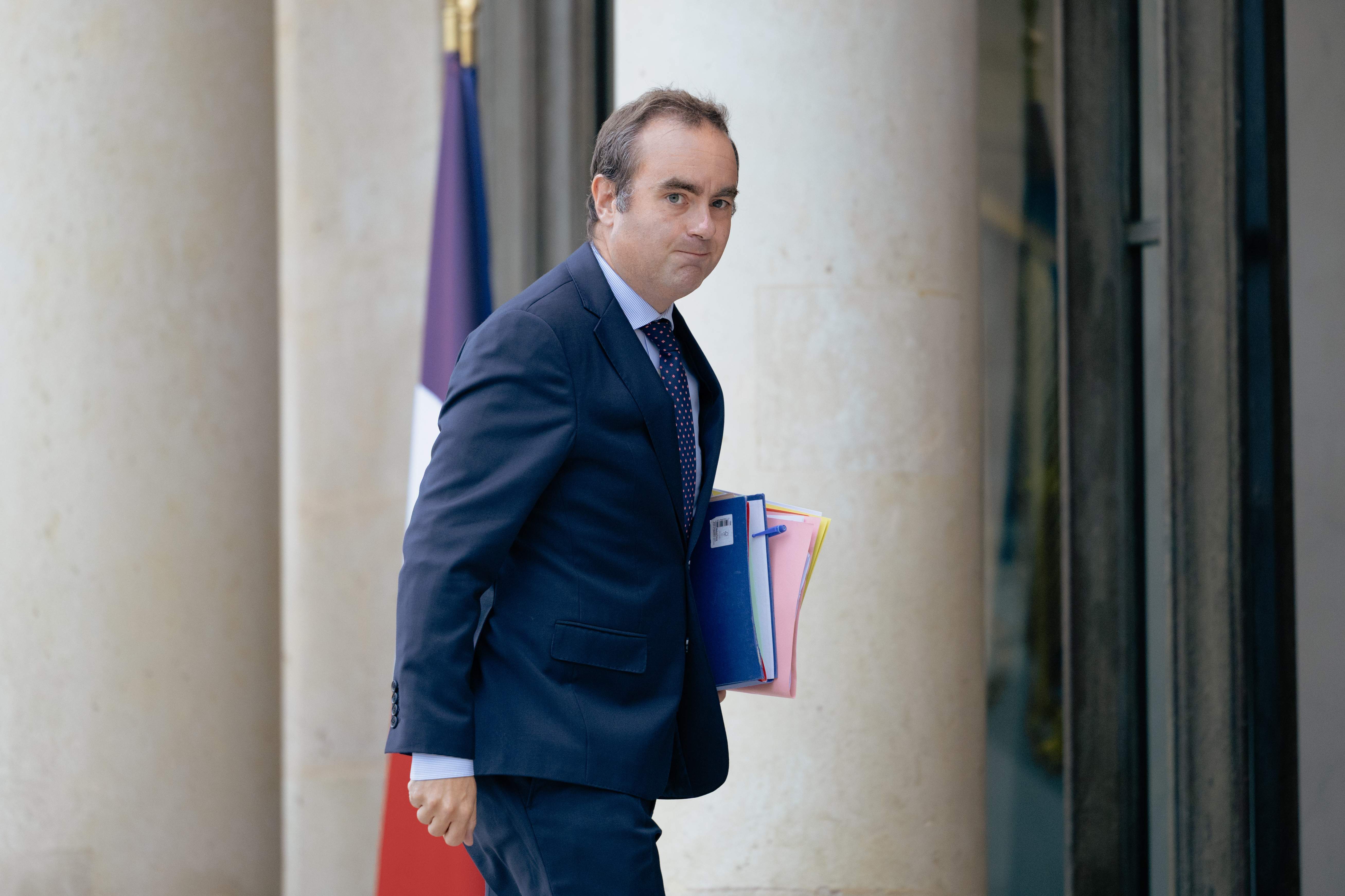 Macron vuelve a nombrar a Lecornu como primer ministro pese a su anterior fracaso en el cargo