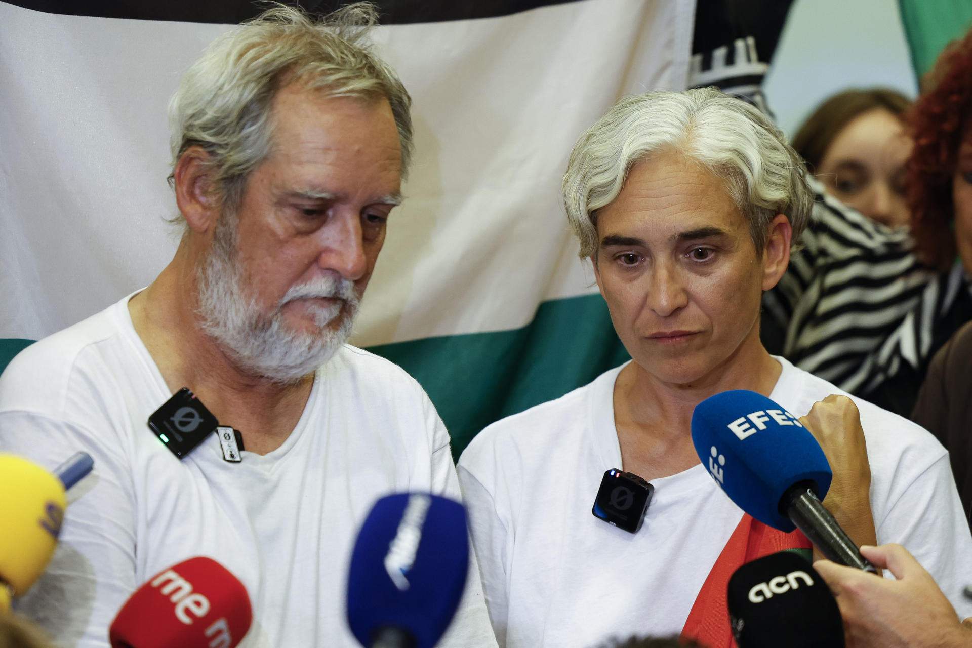 Colau y Coronas relatan su paso por prisión en Israel: "Los médicos son para personas, vosotros sois animales"